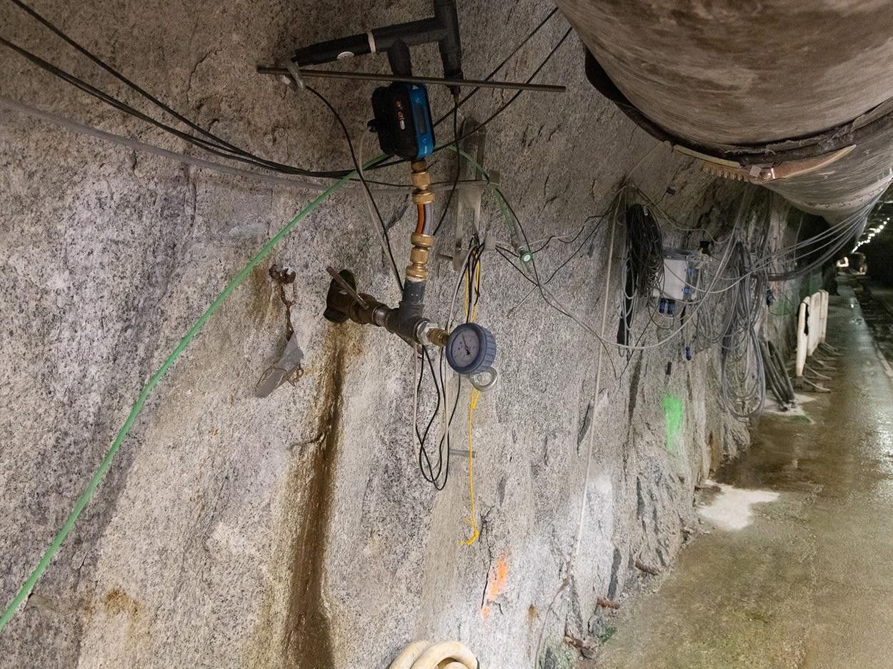 Bohrlöcher im Fear-Tunnel des BedrettoLabs