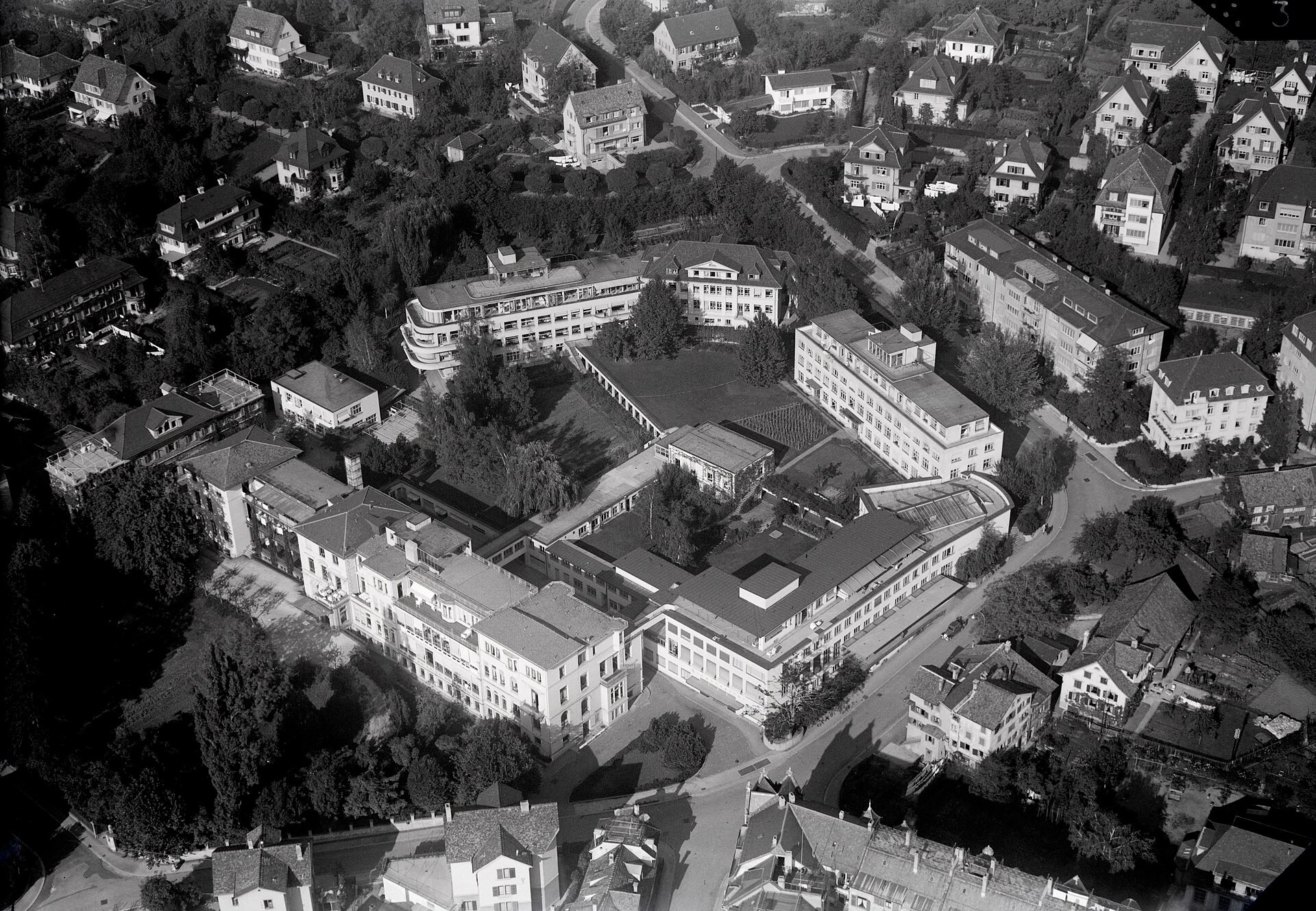 Luftbild des alten Kinderspitals Zürich um 1945