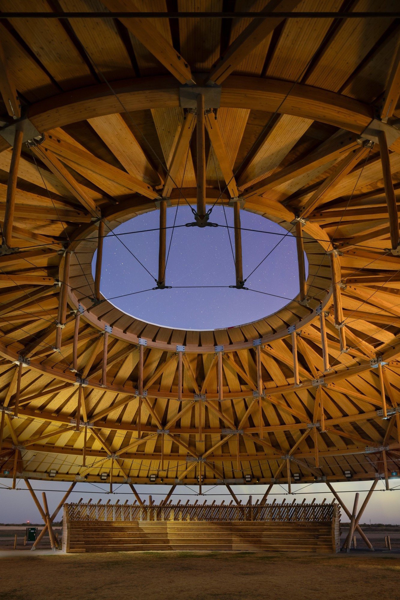 Muscowpetung Powwow Arbour  (Innenraum)