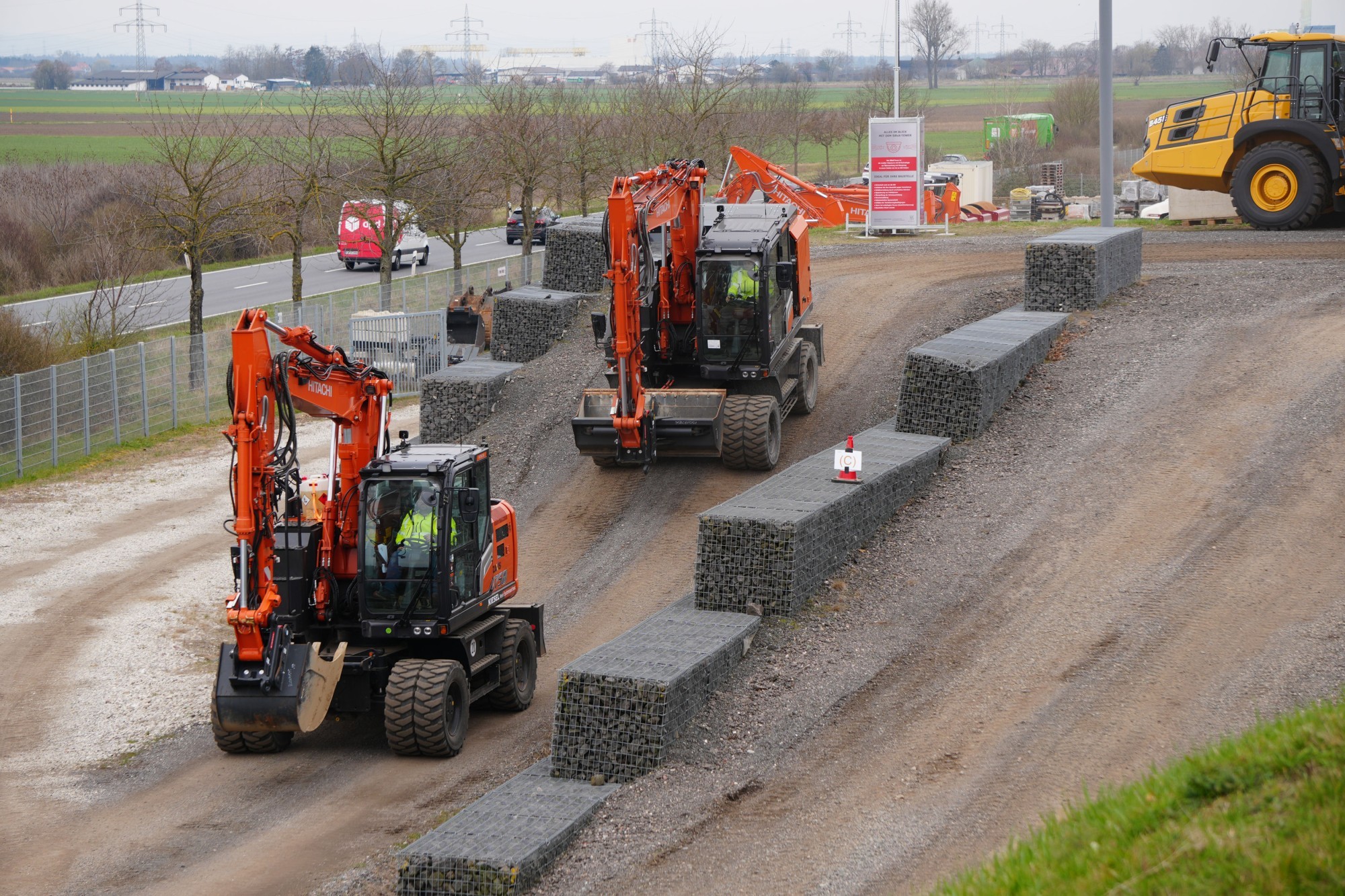 Einsatz des Diesel-Mobilbaggers und des elektrifizierten Prototyps