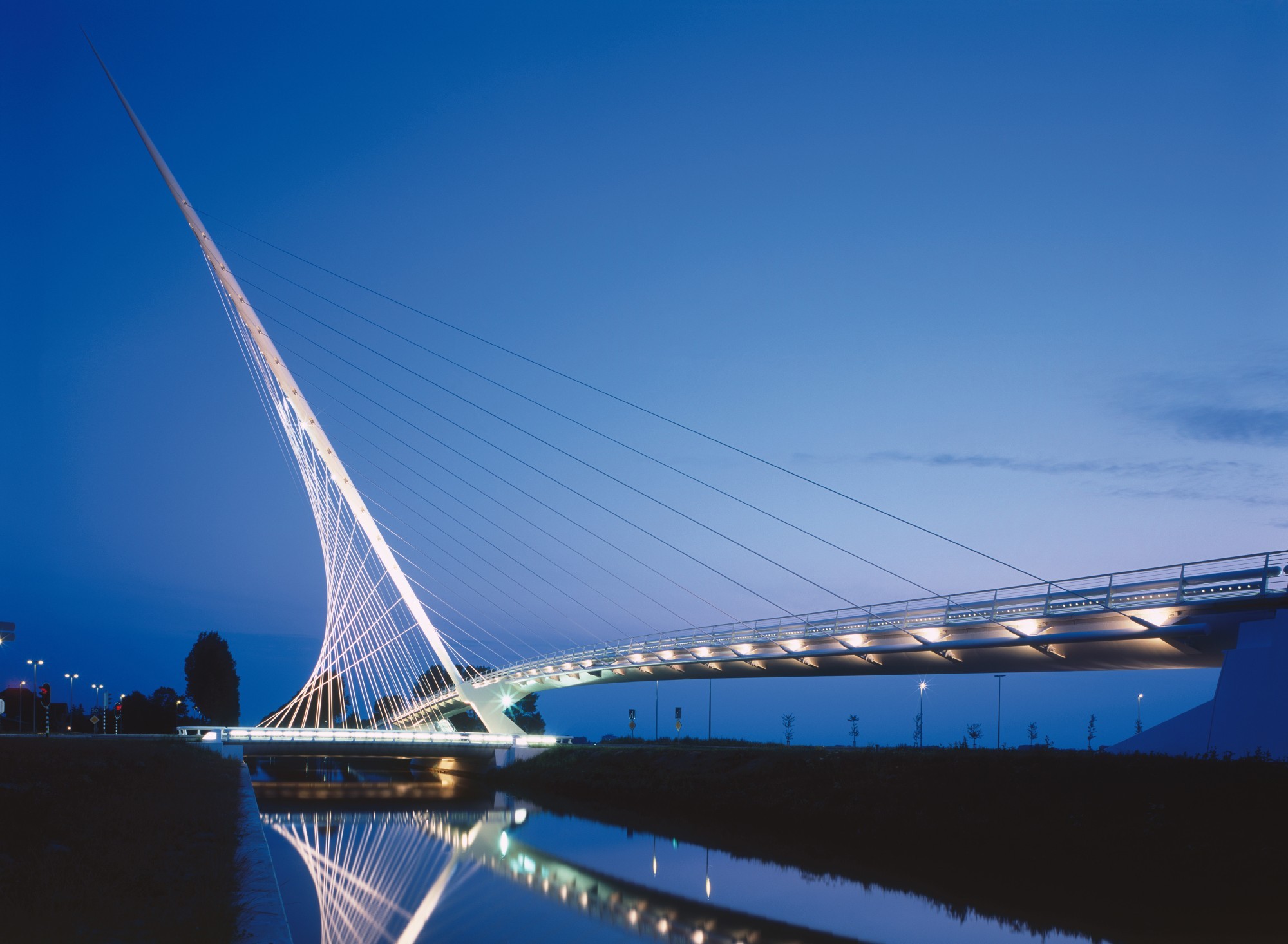 Hoofdvaart-Brücken, Hoofddorp, Niederlande,  1999–2004.