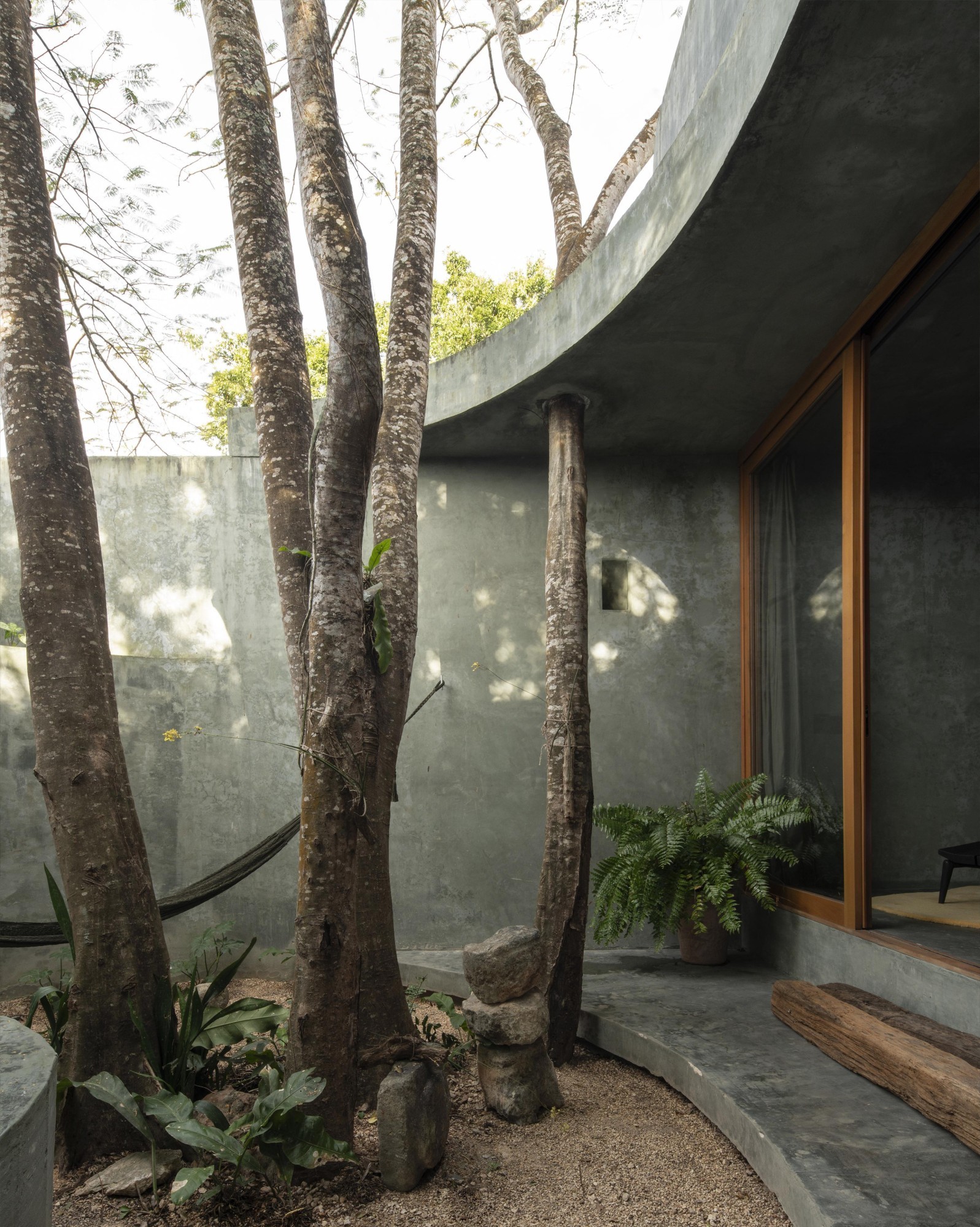 Casa Gruta, Valladolid, Salvador Román & Adela Mortera