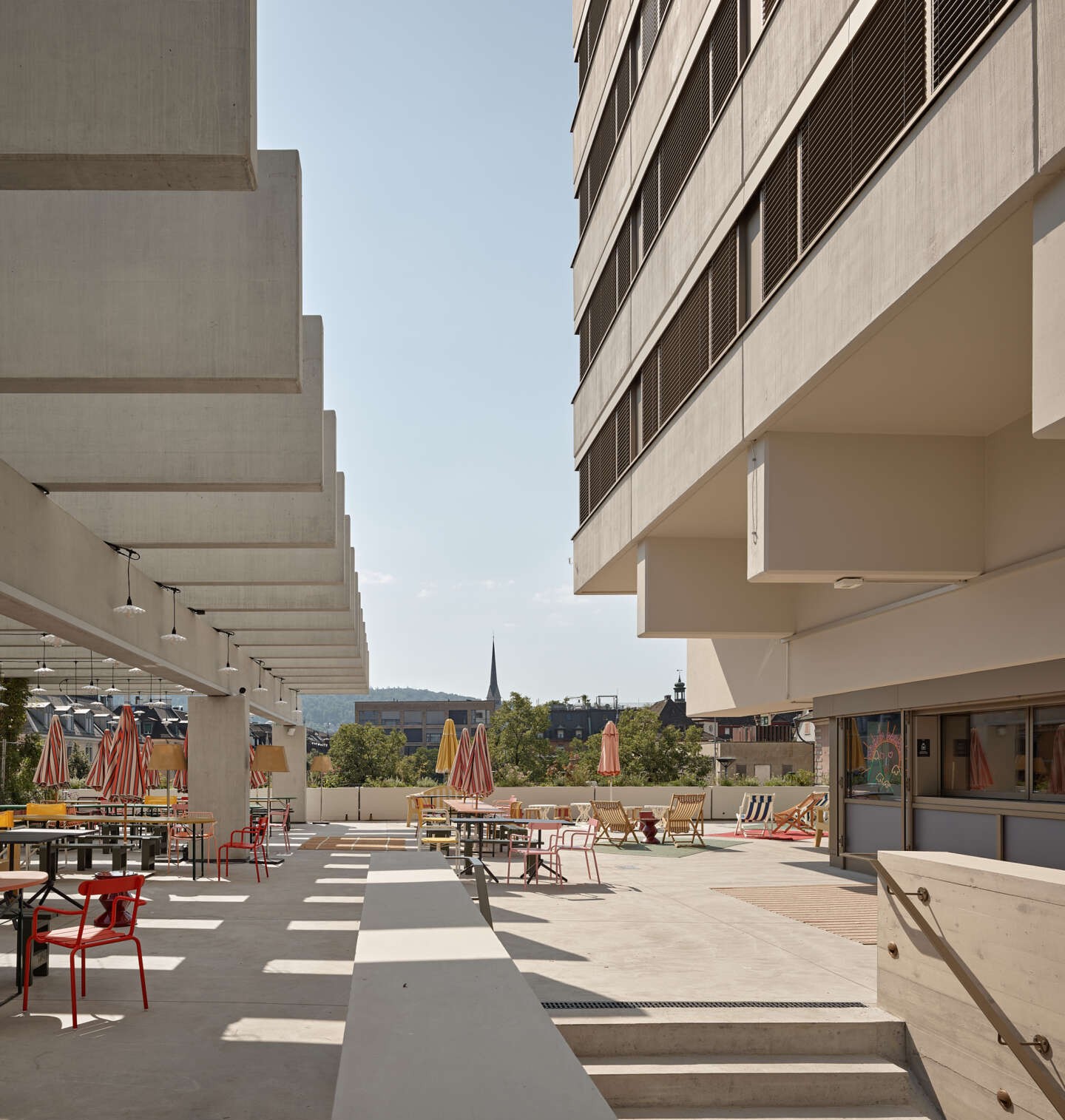 Hochhaus Oerlikon, Stadtbalkon