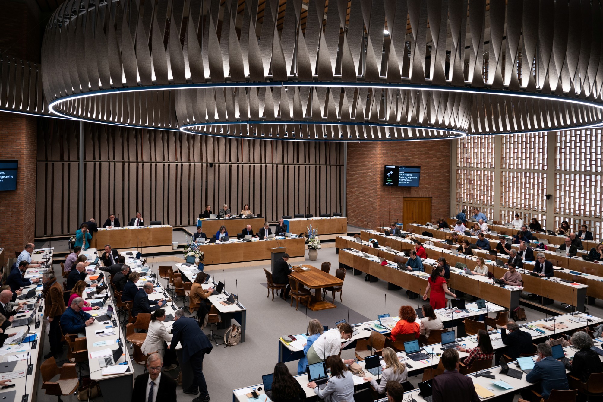040526_nit_ZH_RegierungsratPräsidium_highres1von11