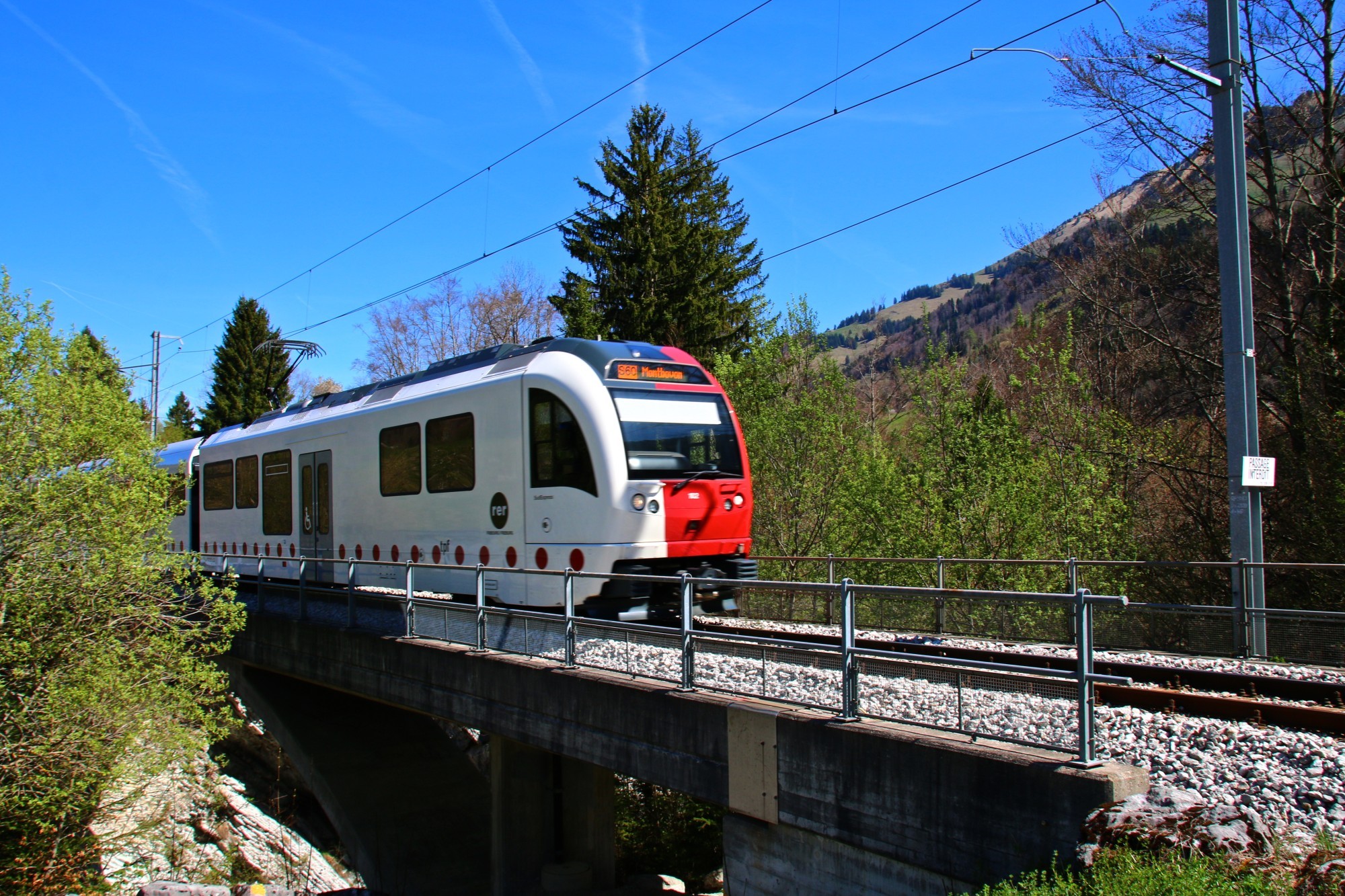 Sentier_des_comtes_de_Gruyères