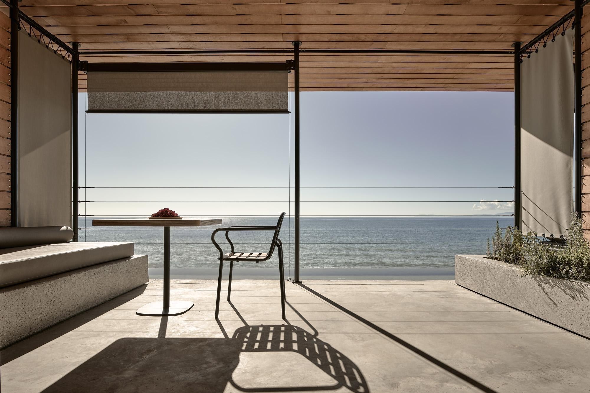 Dexamenes Seaside Hotel; Hotelzimmerterrasse.