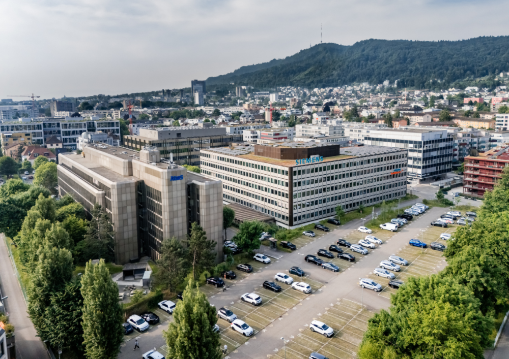 Blick auf das Industrie- und Büroareal in Zürich-Albisrieden