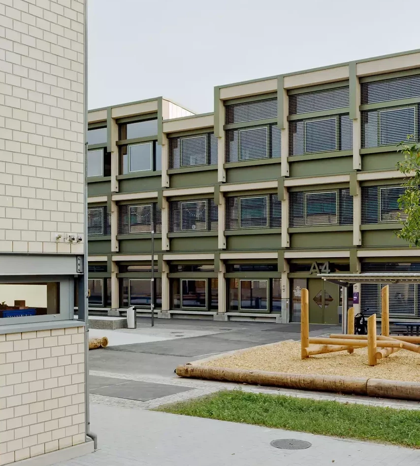 Publikumspreis und Siegerprojekt Kategorie Bildung und Gesundheit: Schule Wiesental in Baar ZG von PENZISBETTINI Architekten.