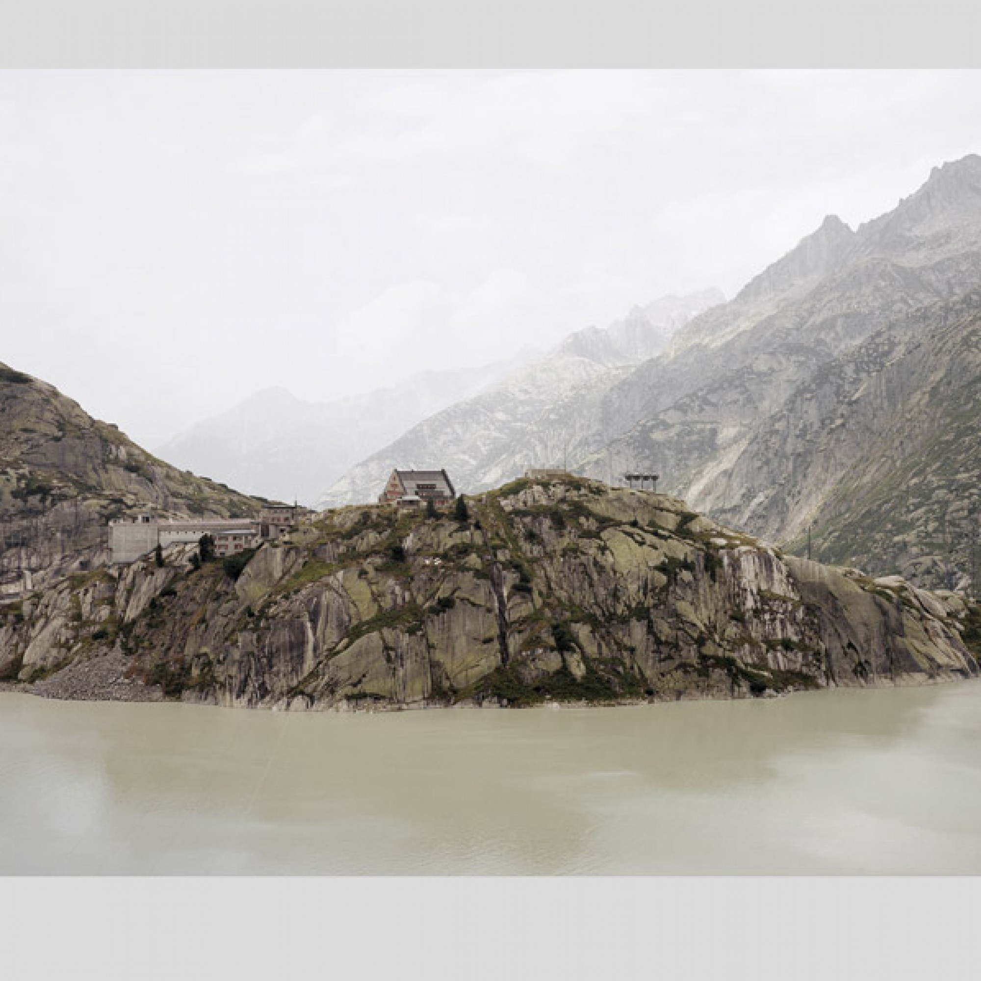 Grimsel-Hospiz am Grimselstausee (Tobias Madörin, Scheidgger & Spiess)