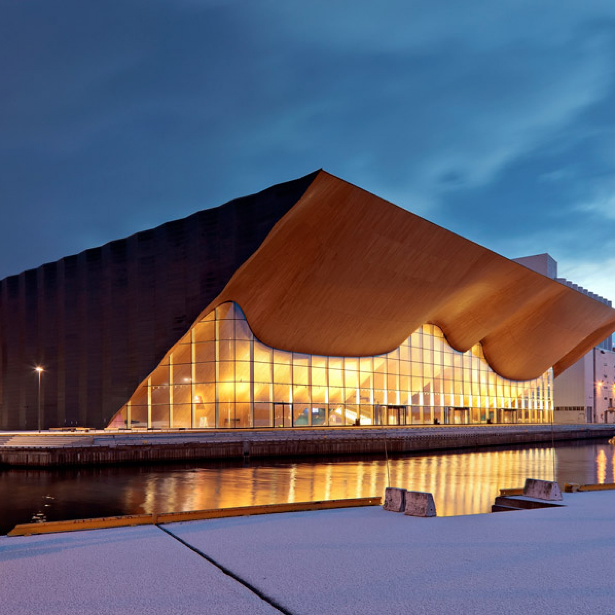 Kilden Theater- und Konzerthaus, Kristiansand, Norwegen / ALA Architects Ltd. (Foto: Tuomas Uusheimo)