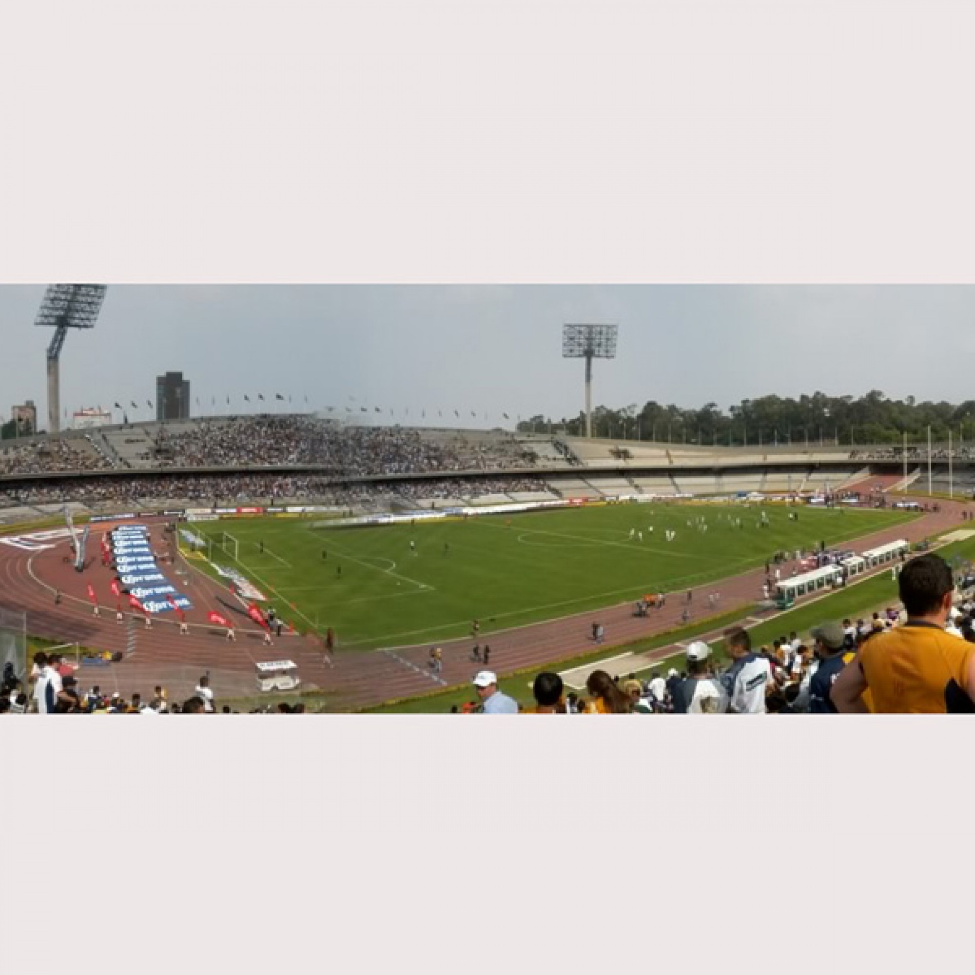 Universitäts-Stadion Mexico City (wikimedia.org, Jaiber 2495, CC)