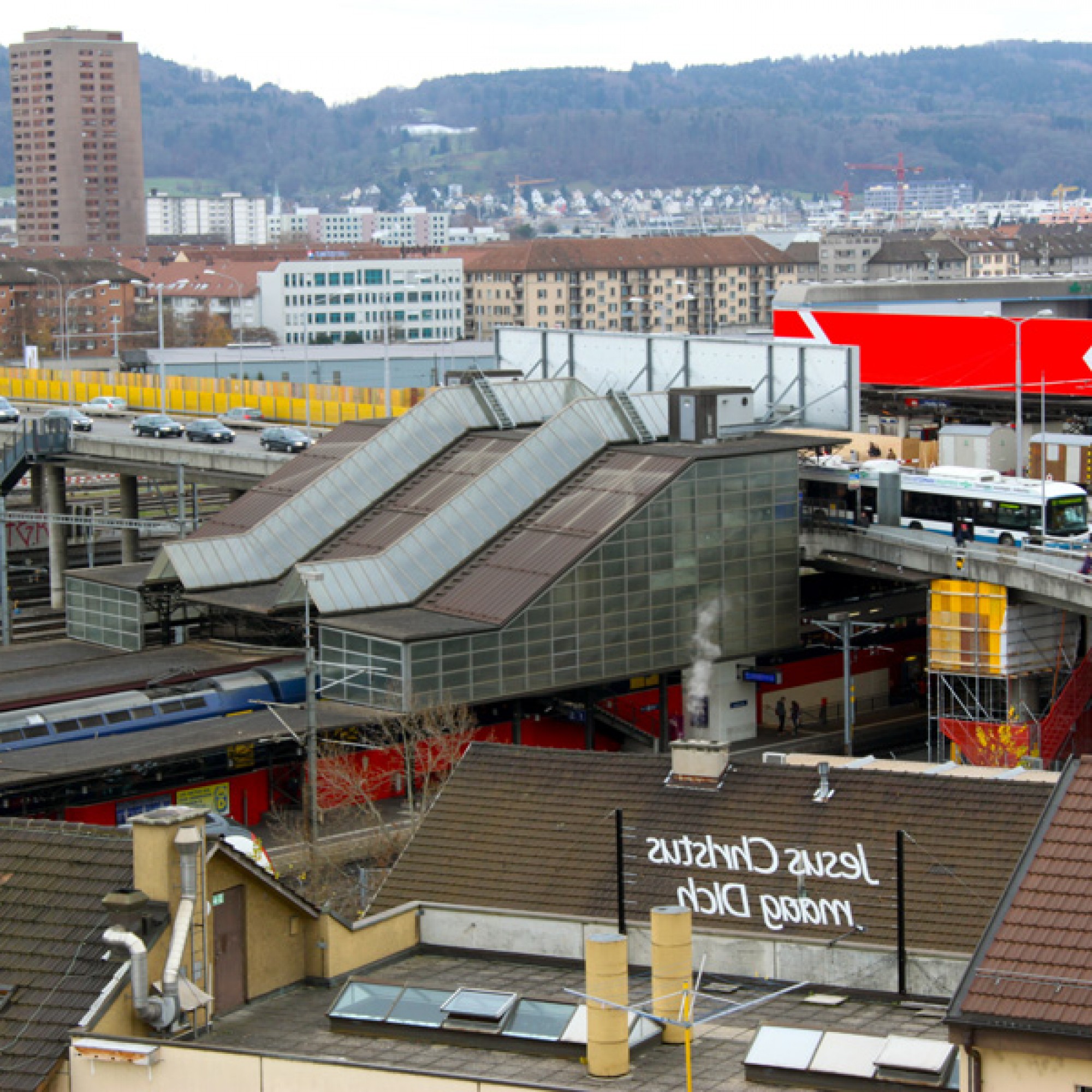 Hardbrücke in Zürich (wikimedia.org, Meekjt, CC)