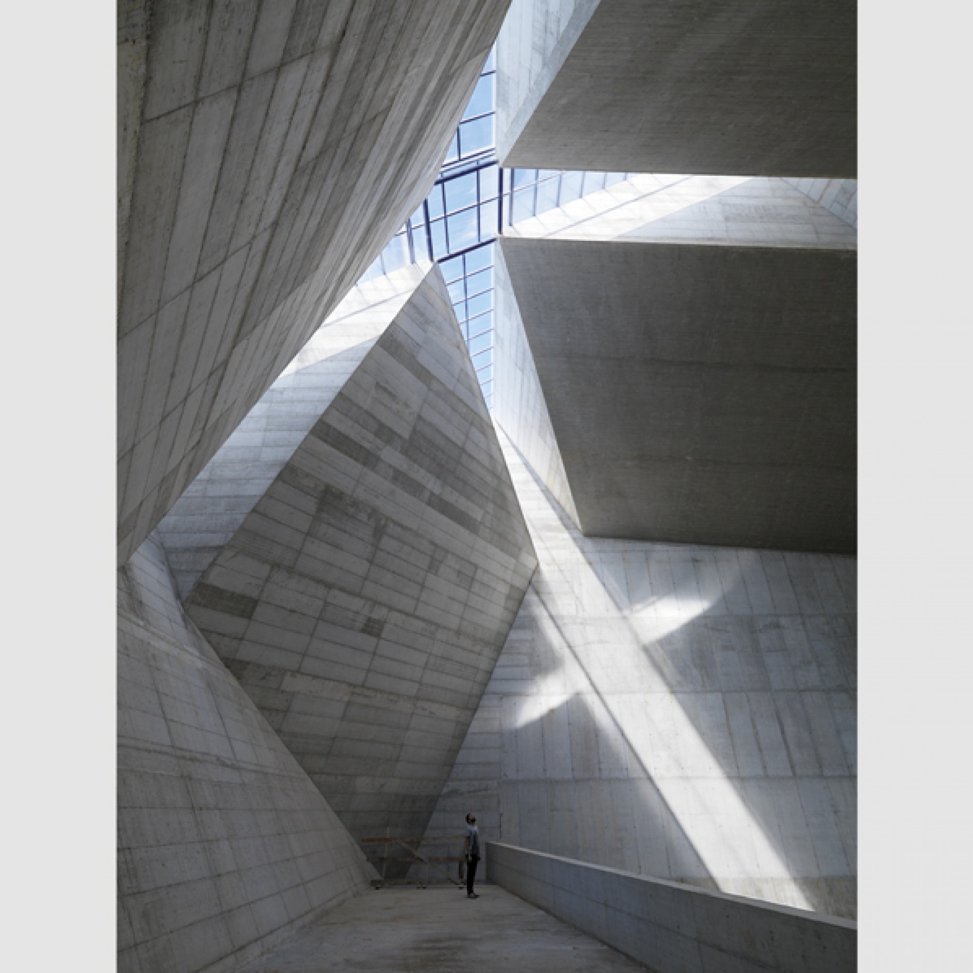 Das Innere der Kirche von Sambuceto in den Abruzzen. (Enrico Cano, Architekturforum Zürich)