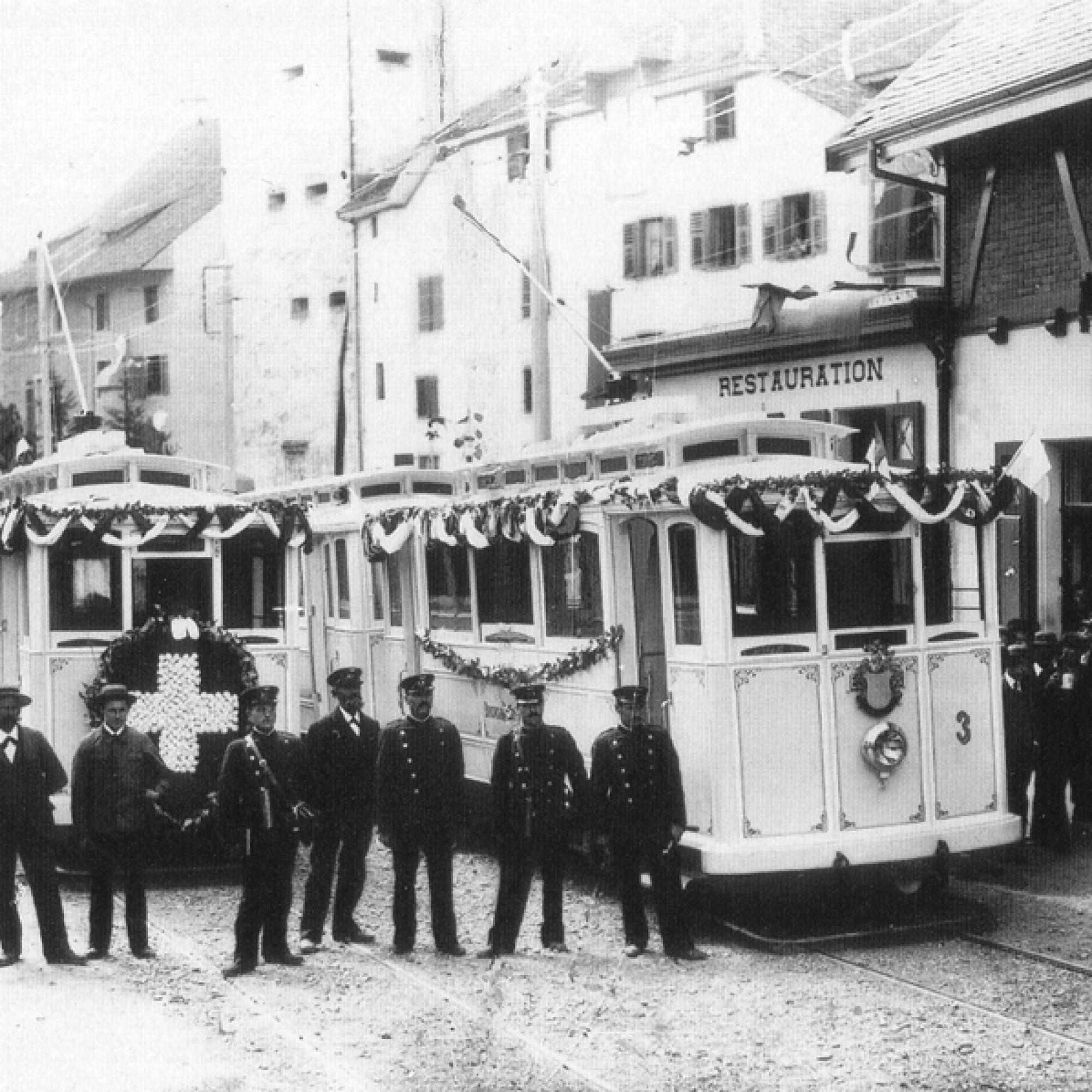 Eröffnungsfahrt der Bremgarten–Dietikon-Bahn um 1902.  (wikimedia.org)