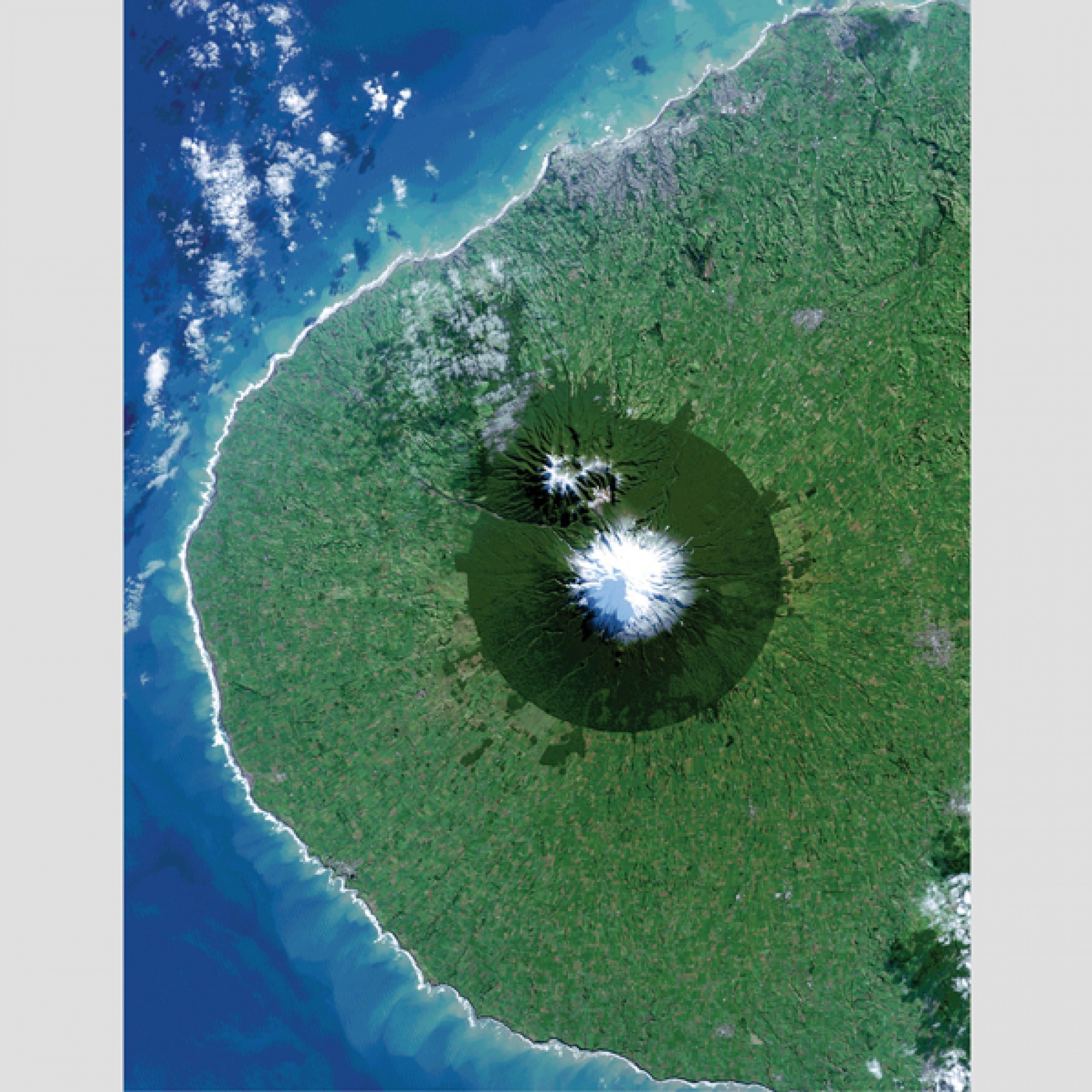 Mount Taranaki im Egmont National Park (Neuseeland). (Nasa)