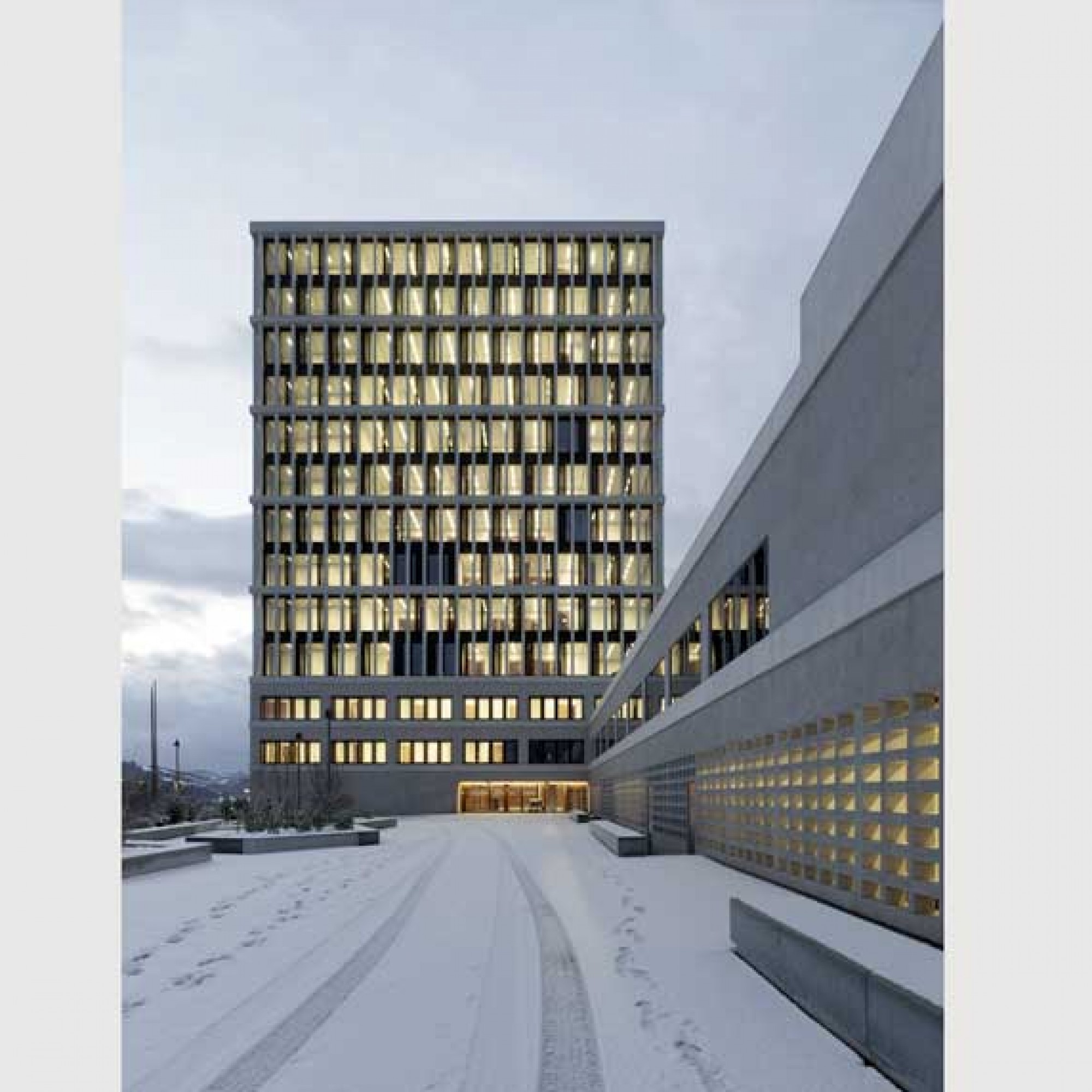 Bundesverwaltungsgericht, St. Gallen Fassade bei Nacht, Baujahr 2012. ( Roland Bernath / zvg BAK)