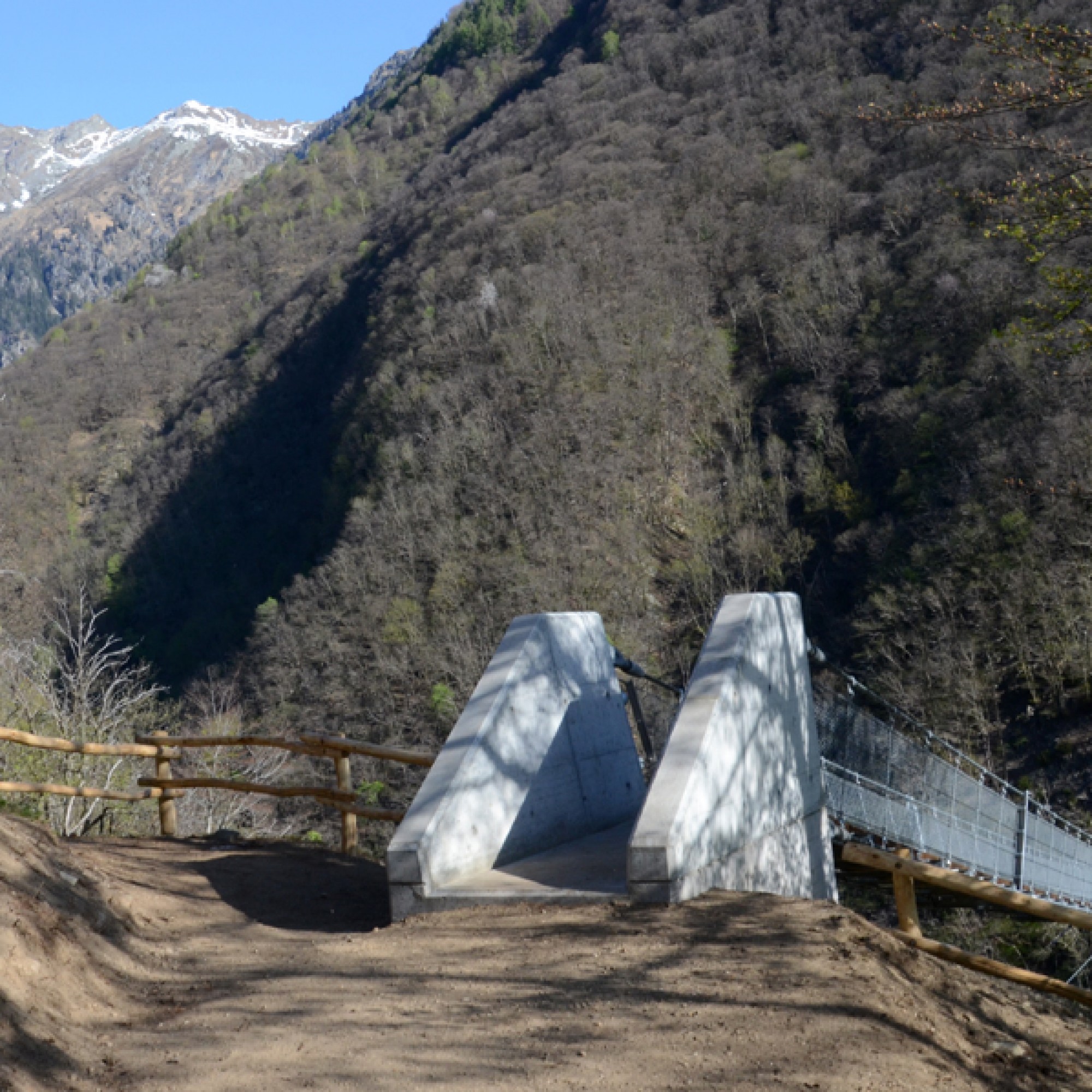 Es ist die längste Hängebrücke ihrer Art:...