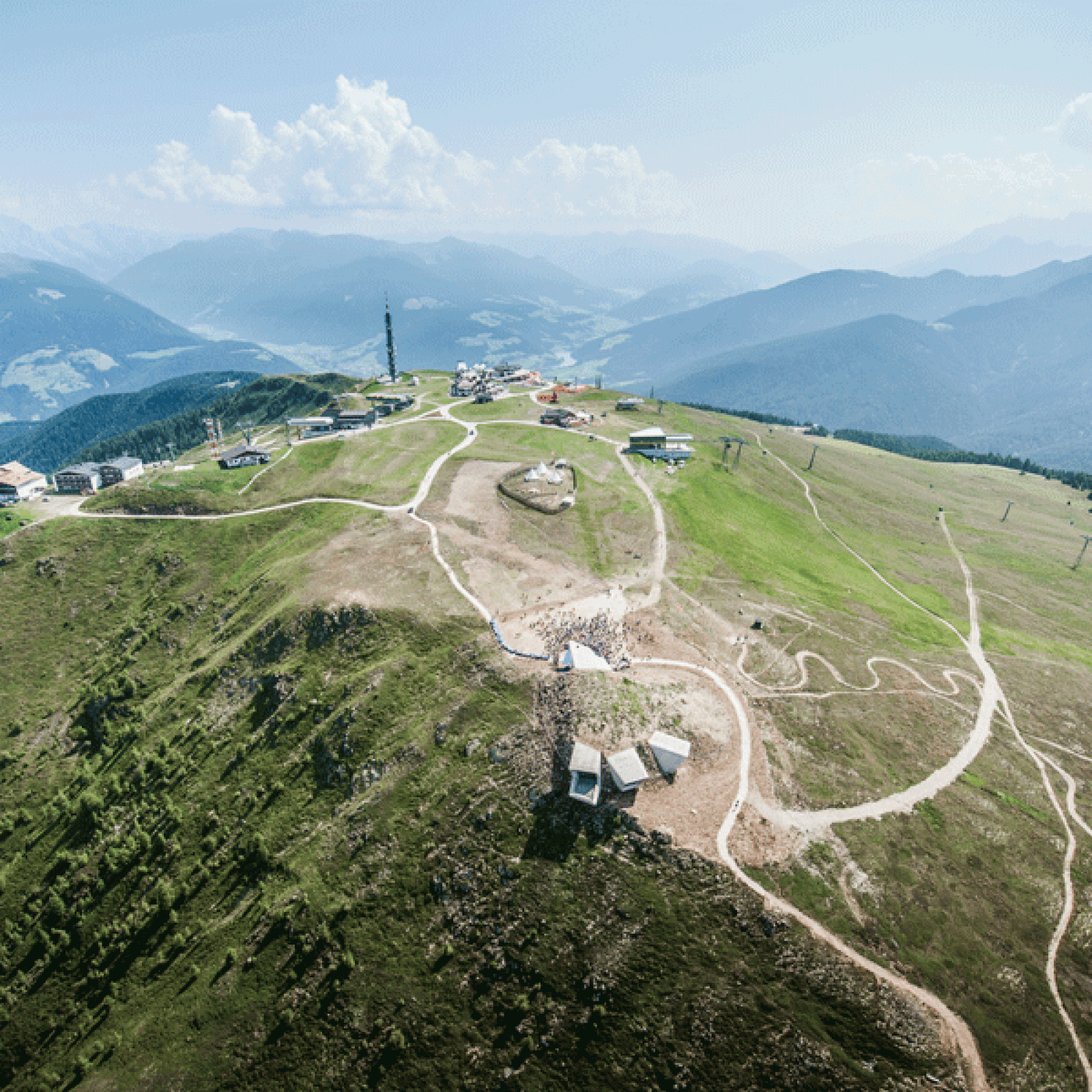 Der Neuzugang auf dem Kronplatz-Gipfel aus der Vogelperspektive. Bild: MMM Corones