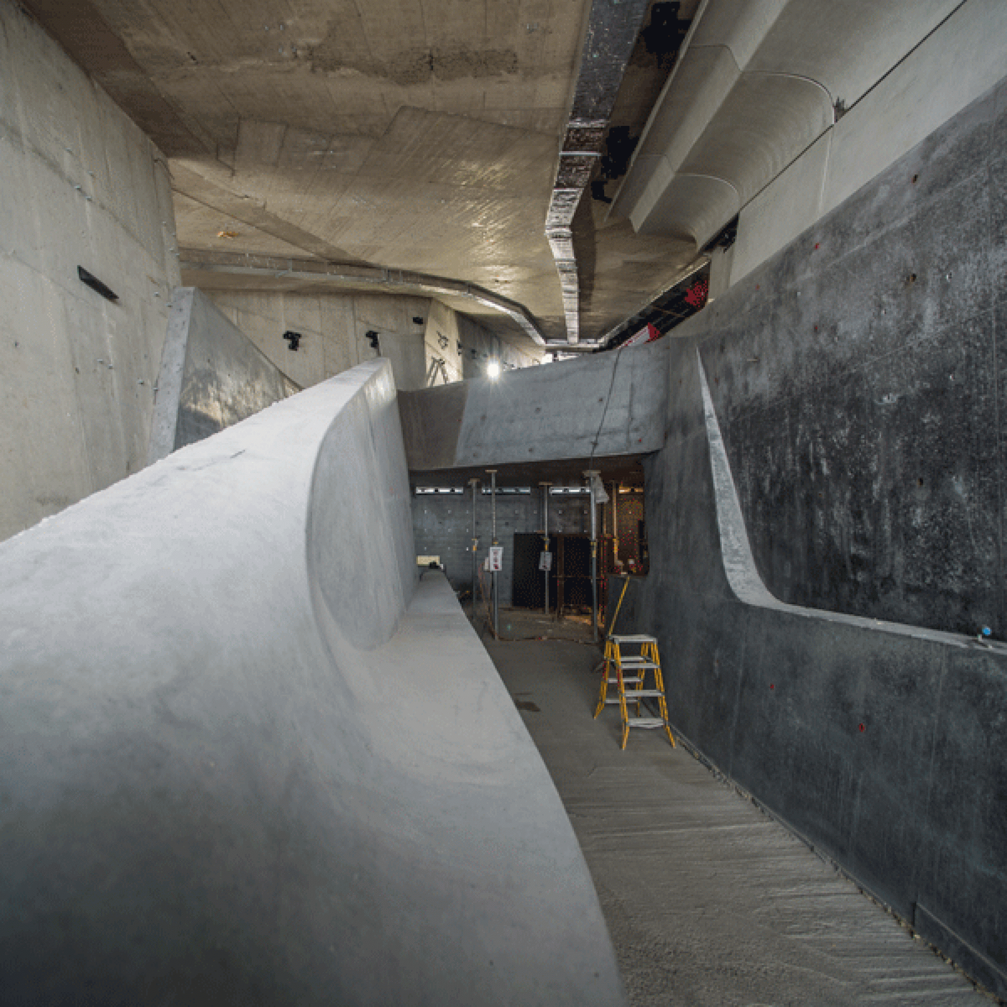 Auf der Baustelle (Archivbild): Viele Wände sind abgerundet, es gibt wenige Ecken – das wurde zu einer Herausforderung bei der Ausstattung des Museums. Bild: MMM Corones