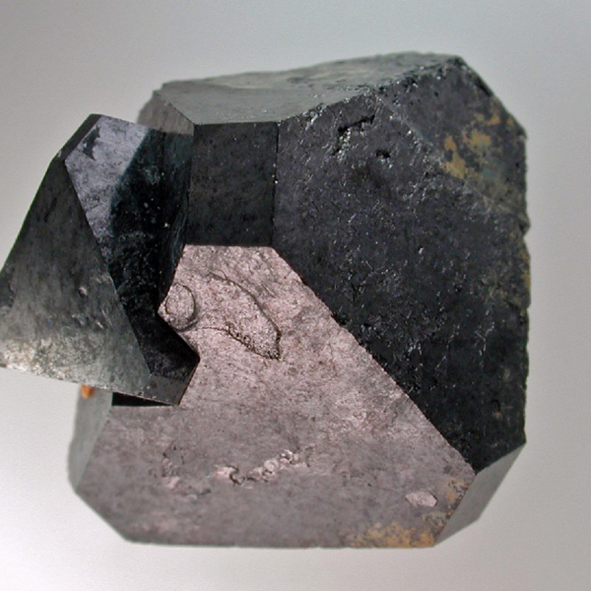 Perowskite (Kelly, CC BY 3.0, wikimedia.org)