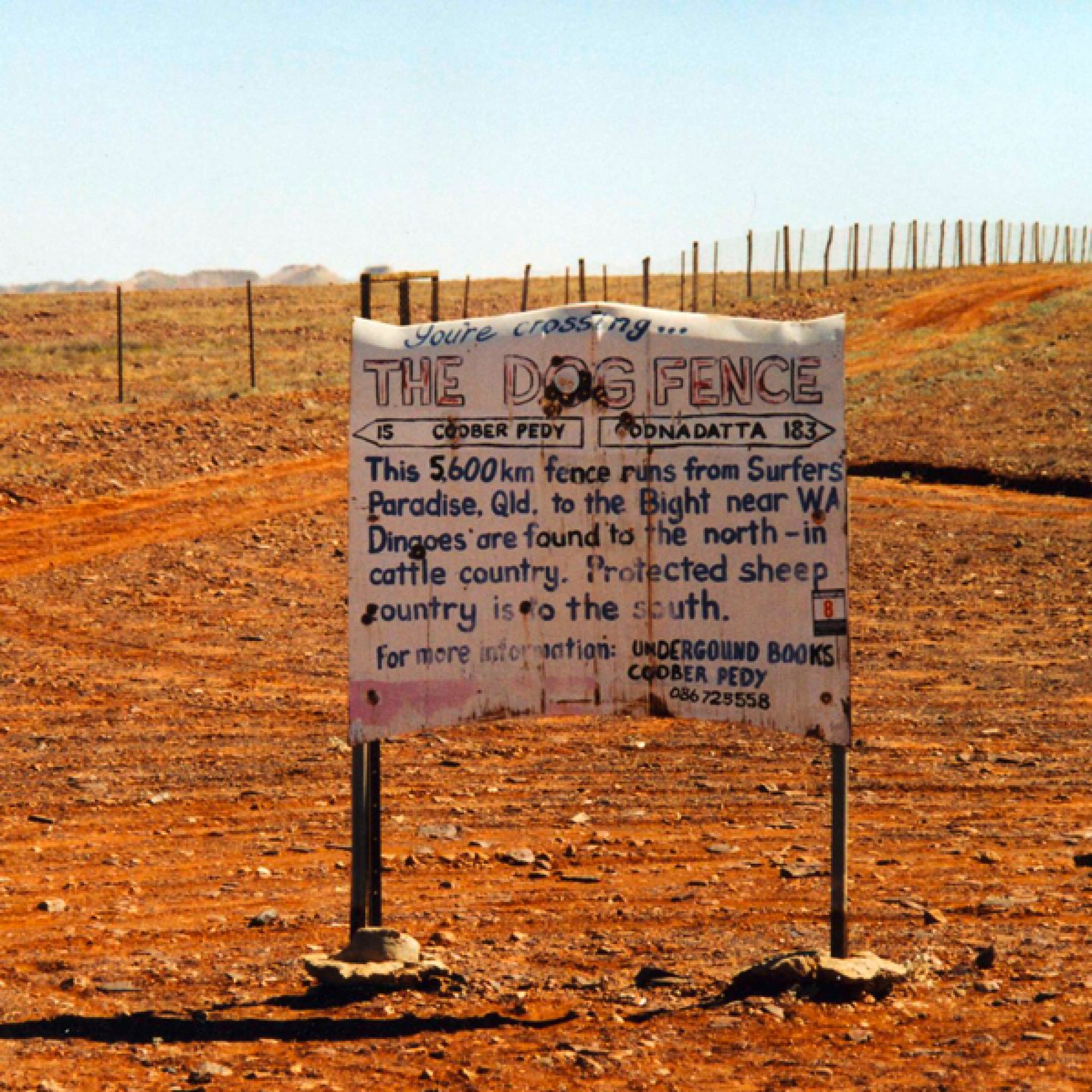 Die Dingo Fence gilt als längster Zaun der Welt. (Schutz, CC BY-SA 3.0, Wikimedia)