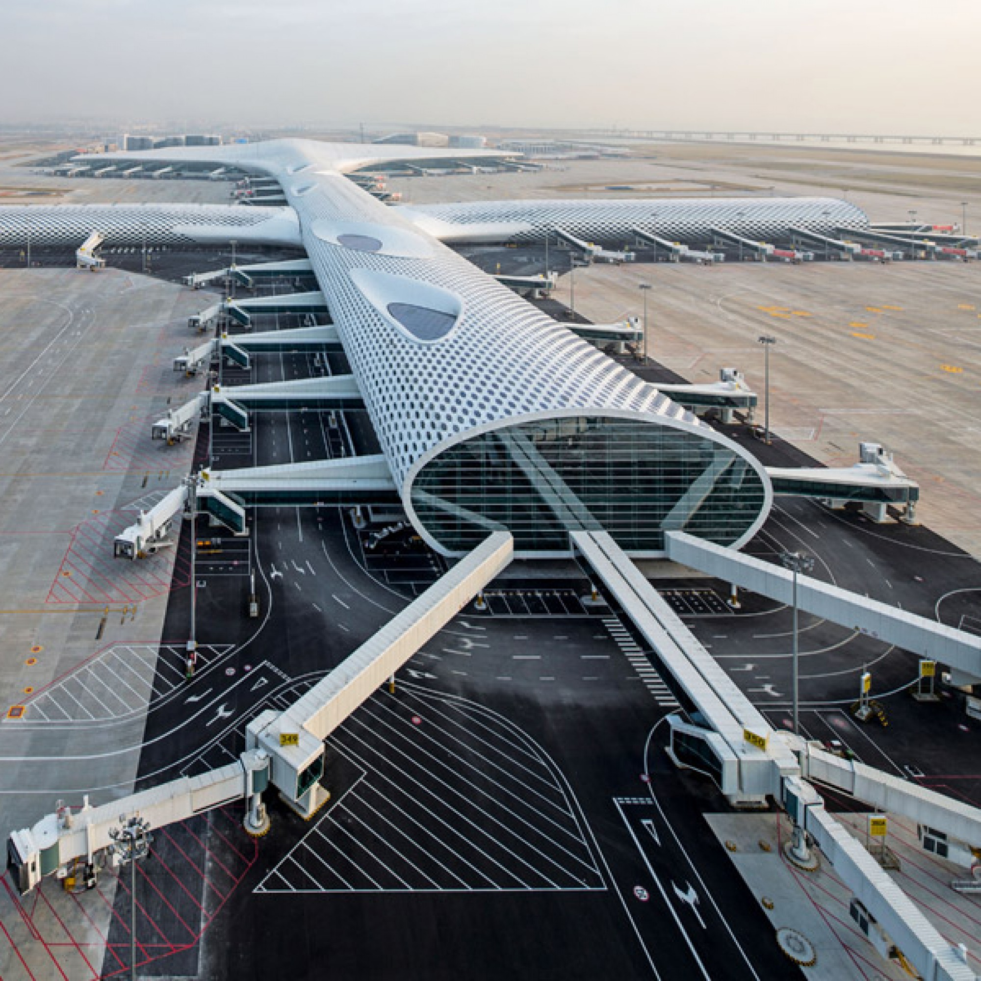 Shenzhen International Airport von Massimiliano Fuksas und Knippers Helbling (Leonardo Finotti)