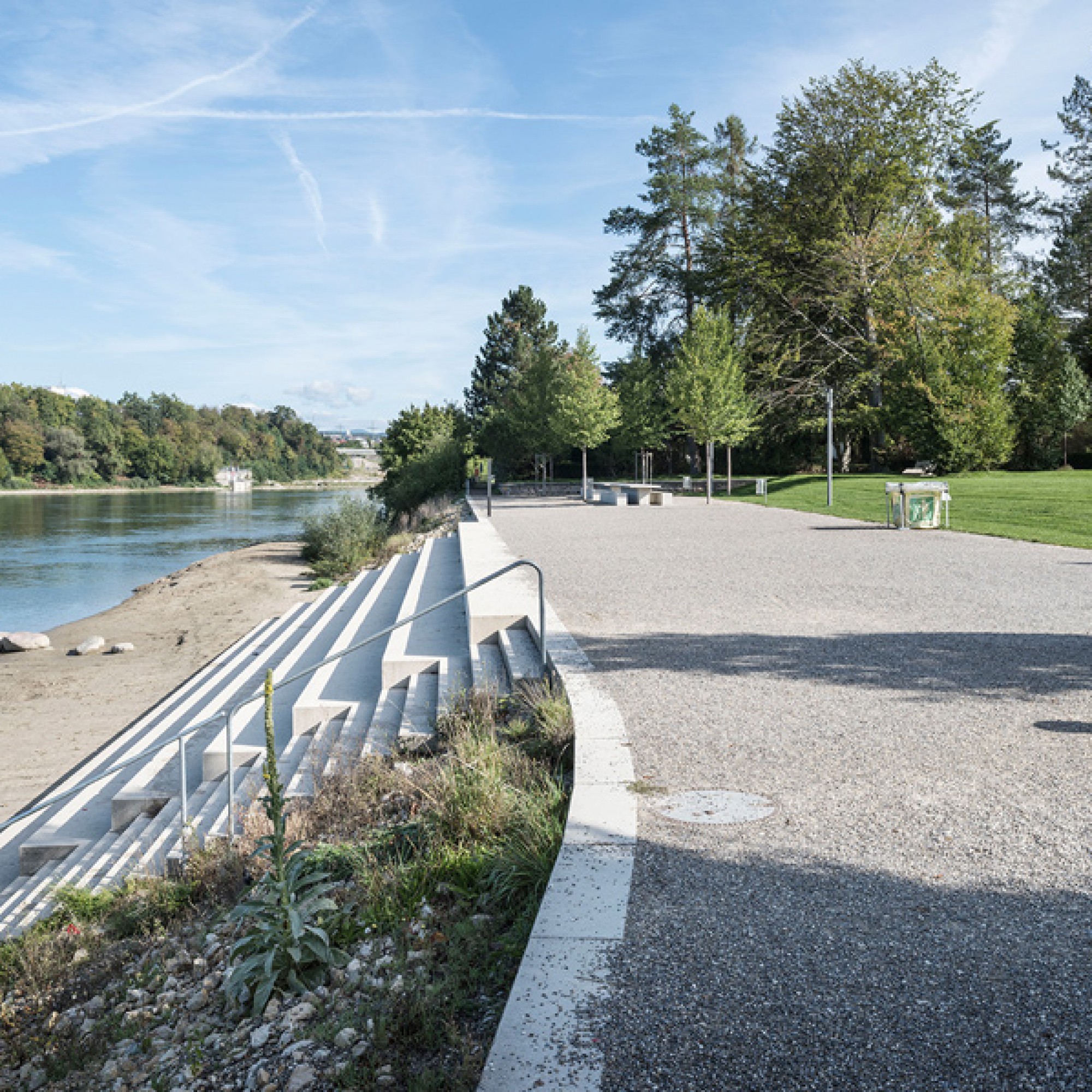 Rheinuferpromenade im Stadtpark West. (Beutler/ KEYSTONE) 