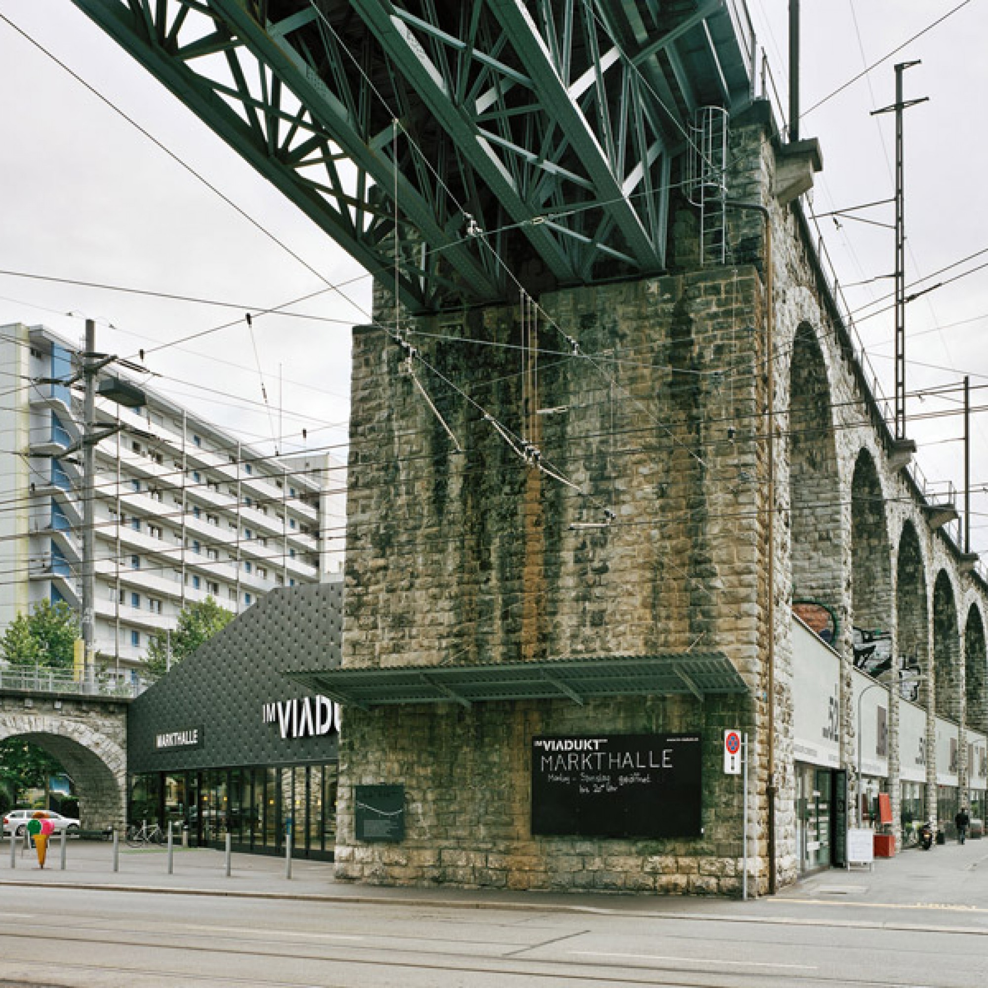 Preisträger 2011: Umnutzung der Viaduktböden an der Viaduktstrasse/Limmatstrasse der Stiftung PWG in Zürich; Architektur: EM2N, Mathias Müller, Daniell Niggli, Zürich. (Georg Aerni)