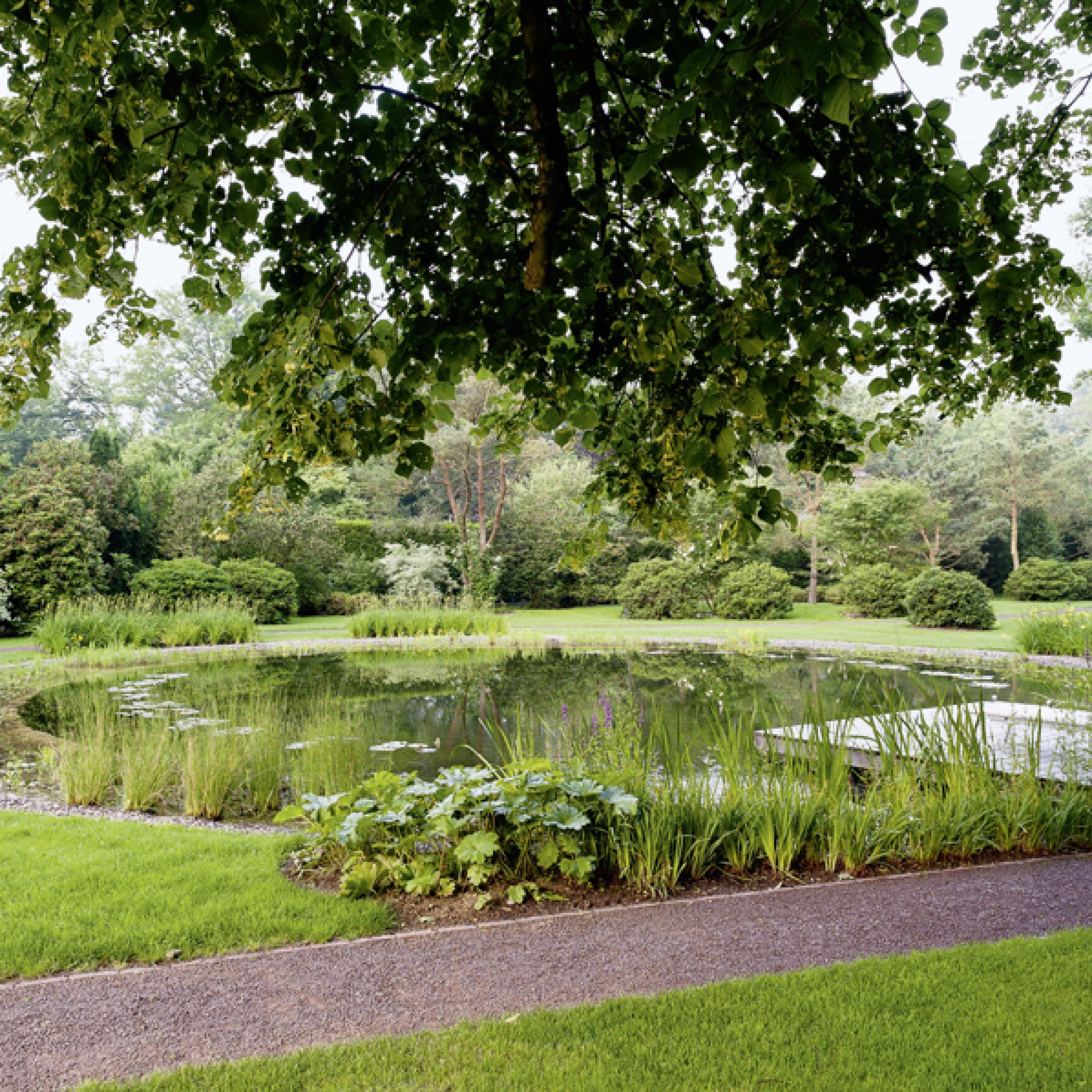 Sonderpreis: Englischer Garten in Meerbusch, WKM Weber Klein Maas Landschaftsarchitekten. (Callwey Verlag)