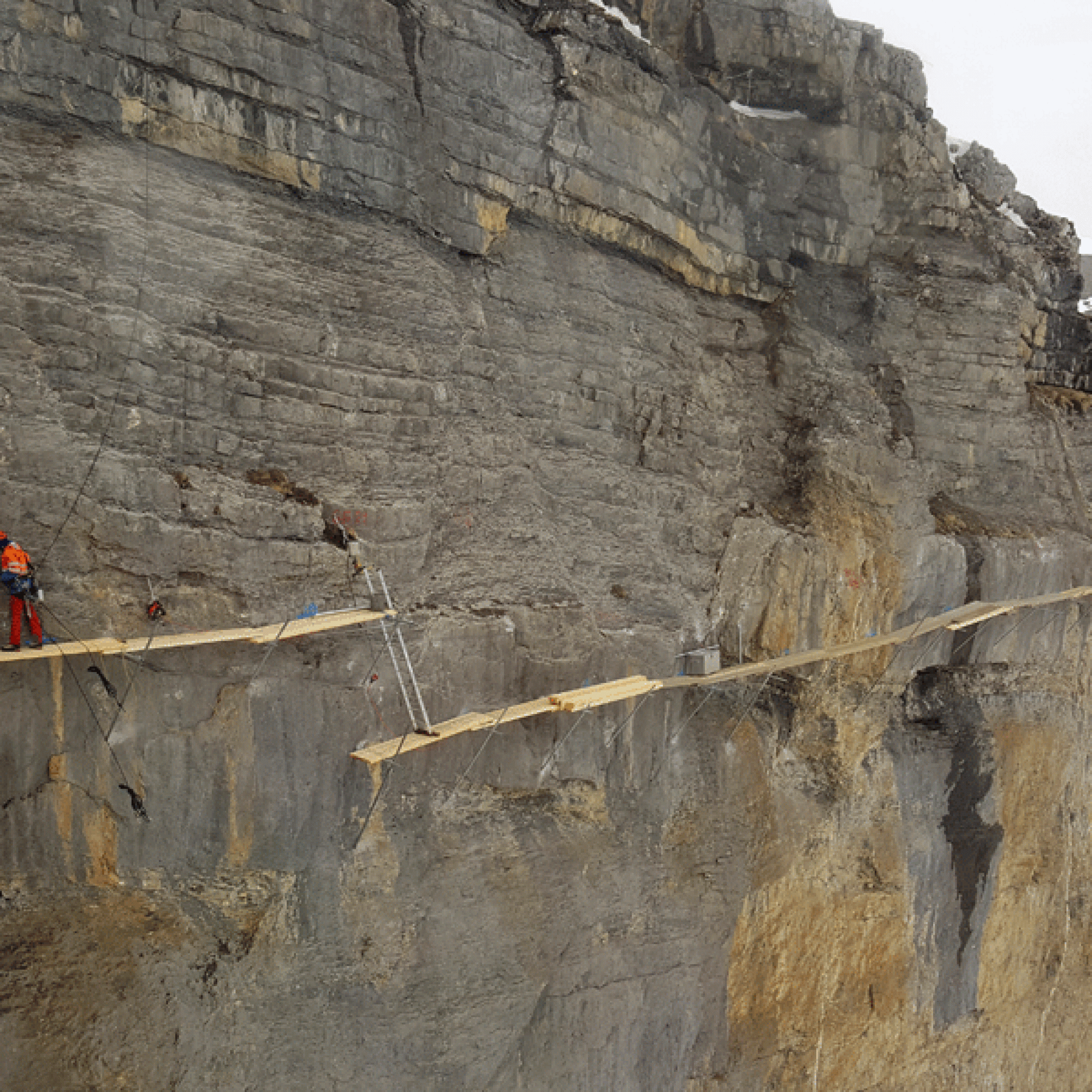 Ebenso spektakulär wie das Projekt selbst: die Baustelle am Schilthorn. (zvg)