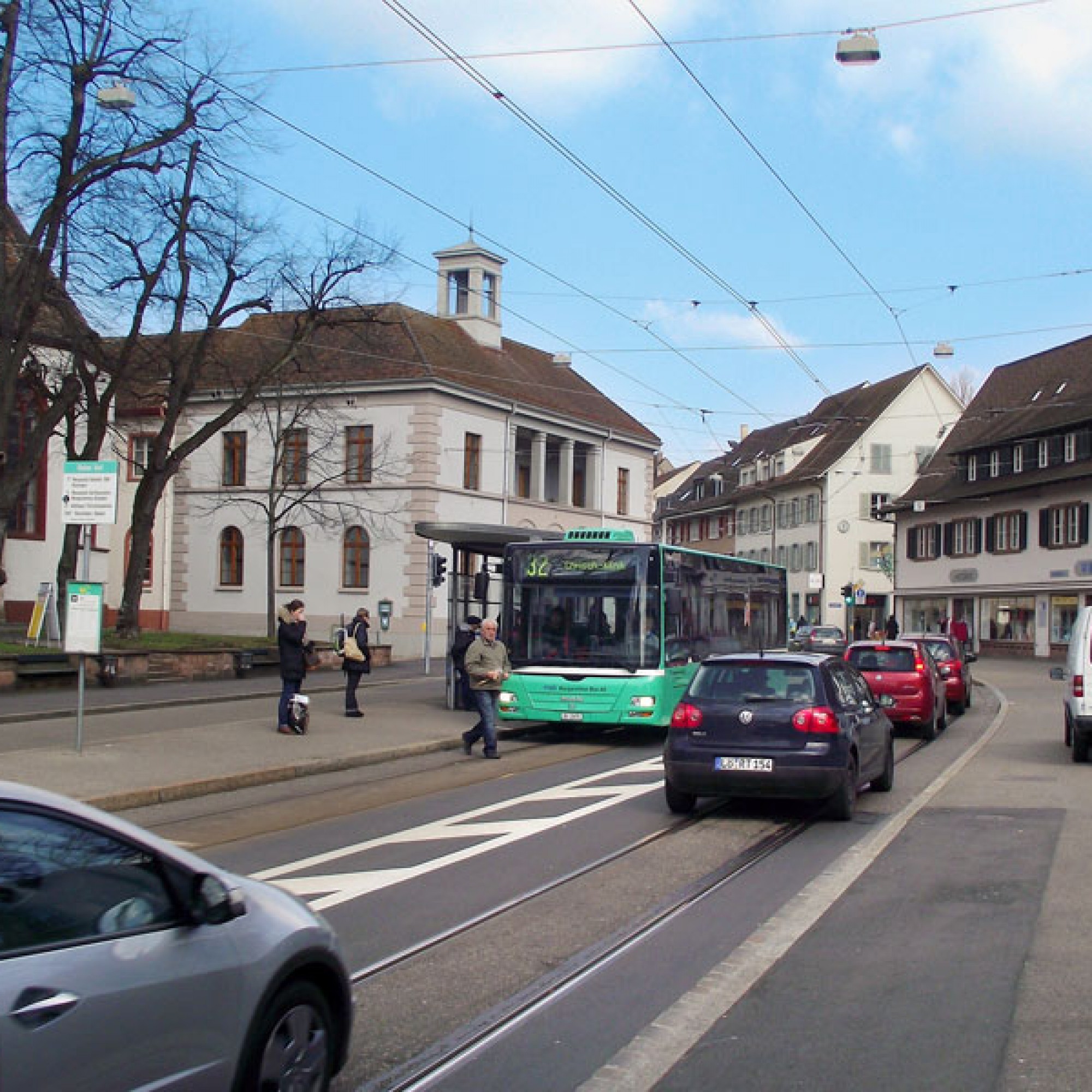 Tram- und Bus-Haltestelle in Riehen (wikimedia.org, Smiley.toerist)