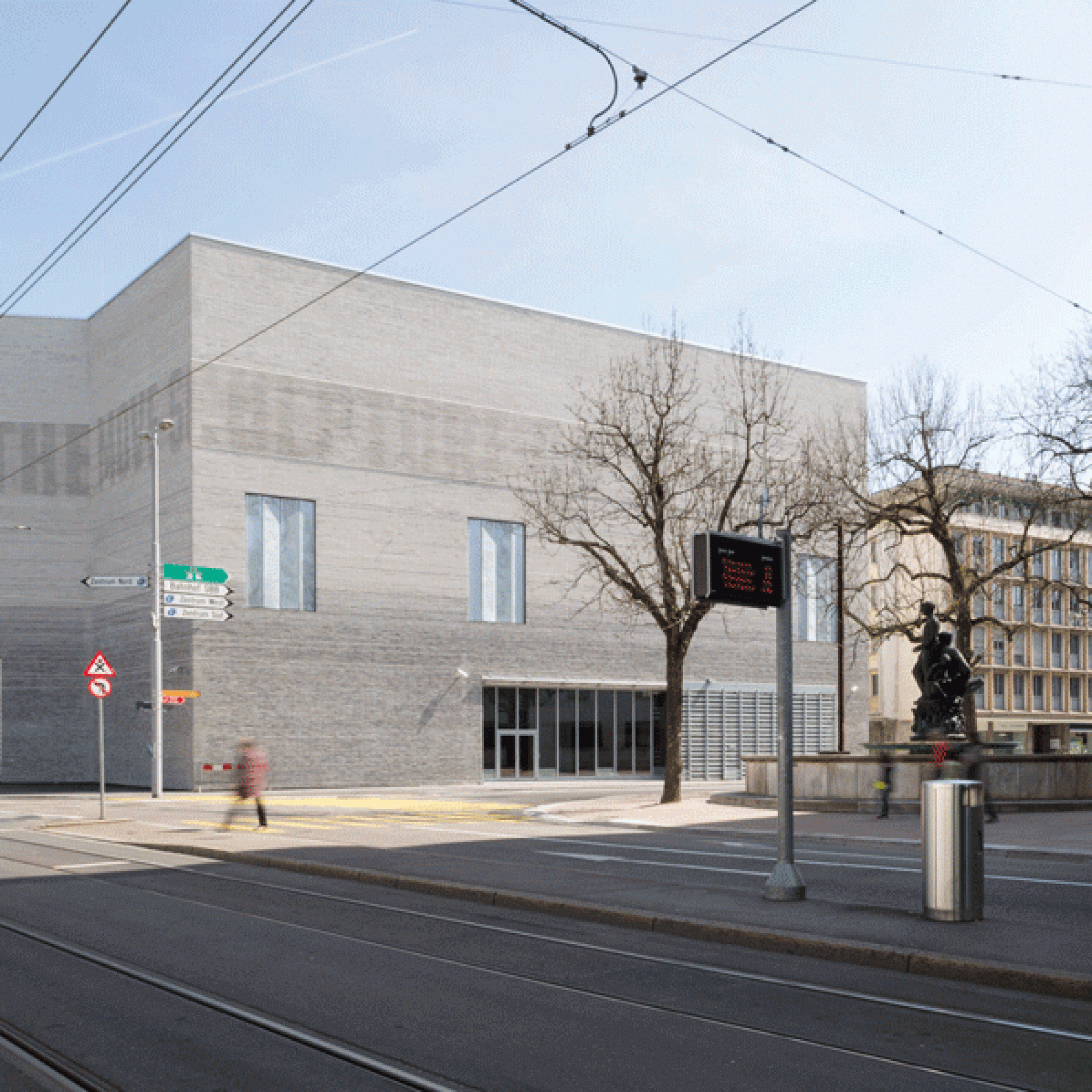 Hinter der archaisch anmutenden Hülle... (Julian Salinas / Kunstmuseum Basel)