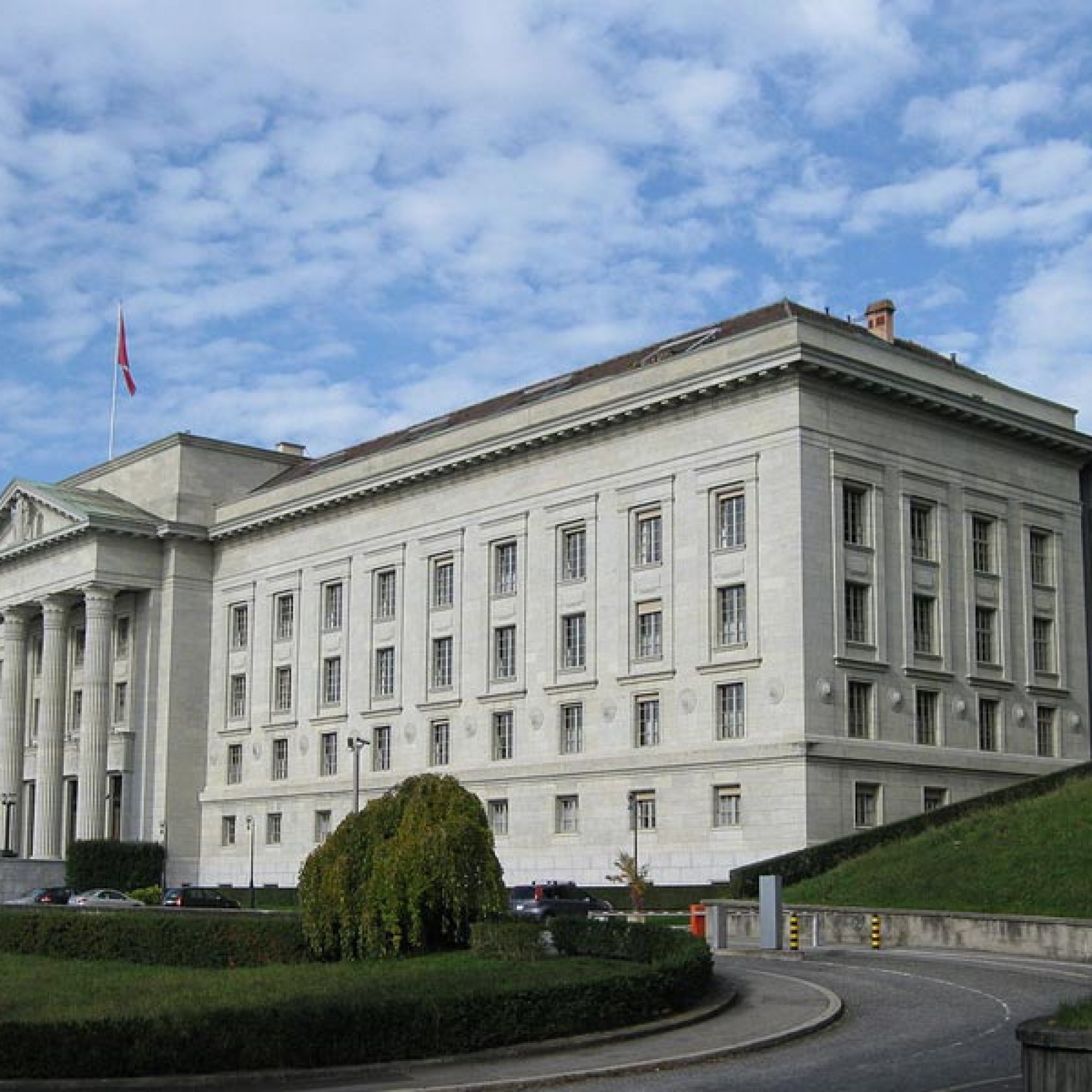 Das Gebäude des Schweizer Bundesgerichts in Lausanne wurde 1927 eingeweiht. (Foto: de.wikipedia.org_CC BY 3.0_Norbert Aepli)
