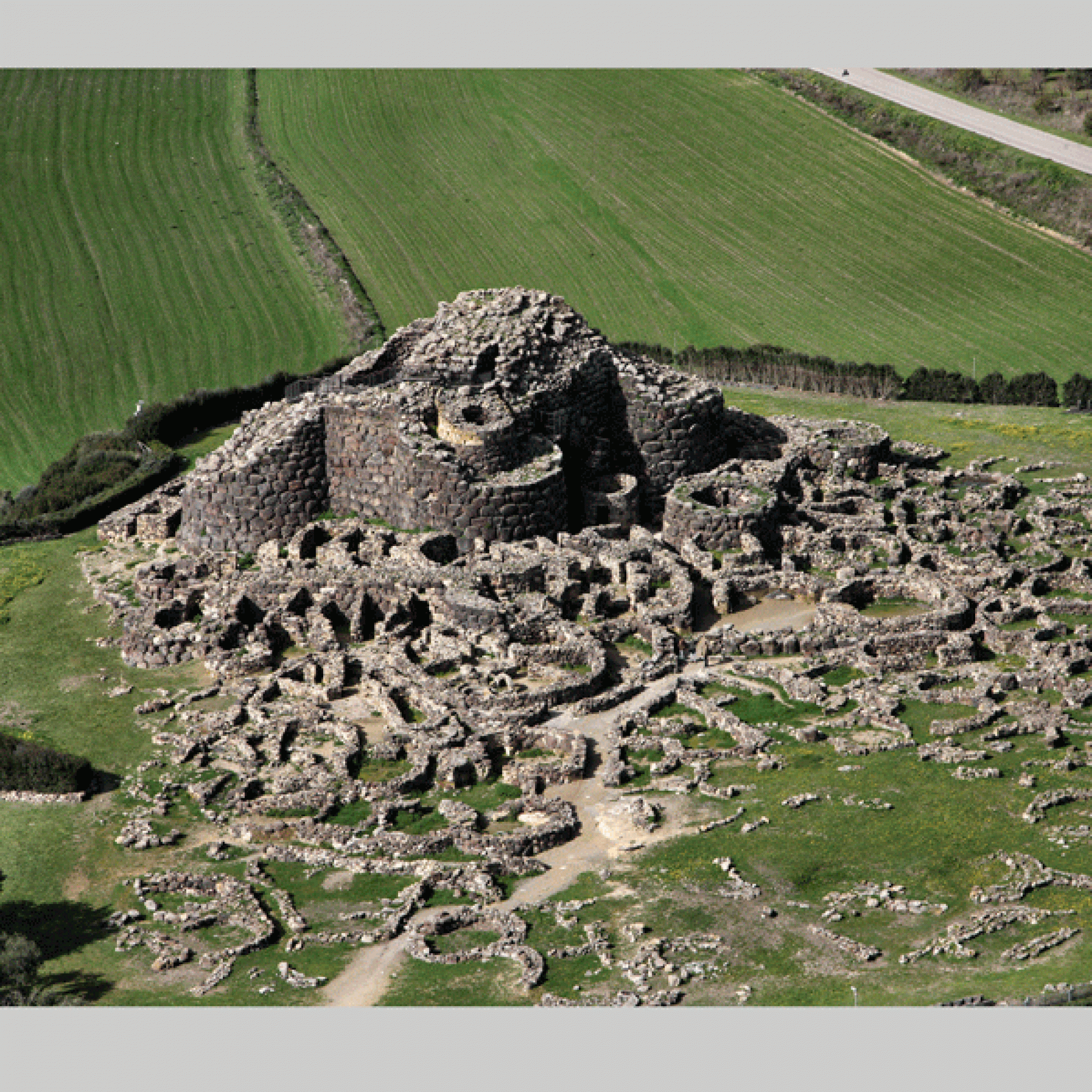 Der Nuraghenkomplex Su Nuraxi bei Barumini, seit 1997 auf der Liste des Unesco-Weltkulturerbes.  (Bild: Soprintendenza Archeologia della Sardegna) 1/2 