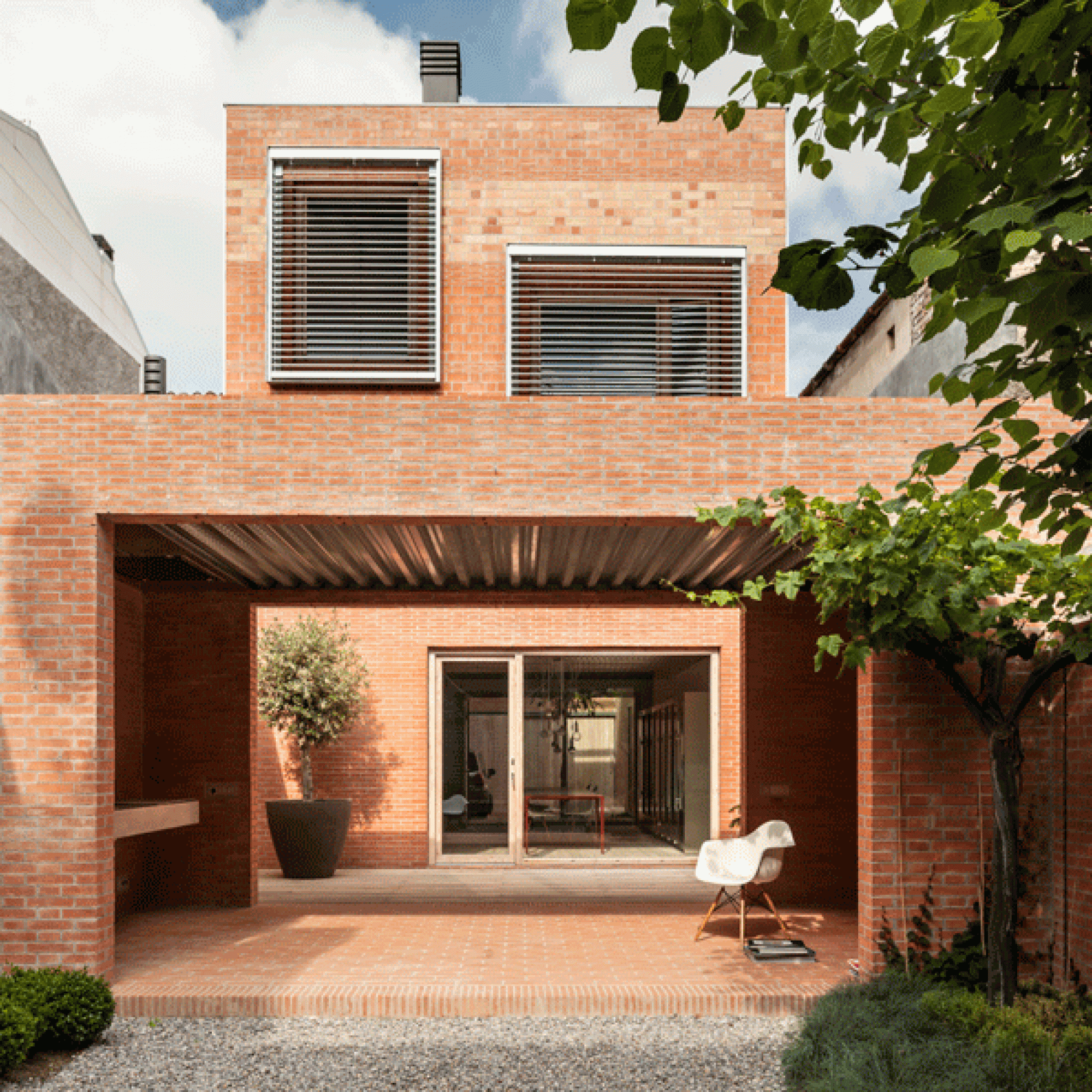 Hauptpreis und Gewinner in der Kategorie "Urban Infill": "House 1014" in Granollers, Spanien, Herquitectes (Adria Goula)