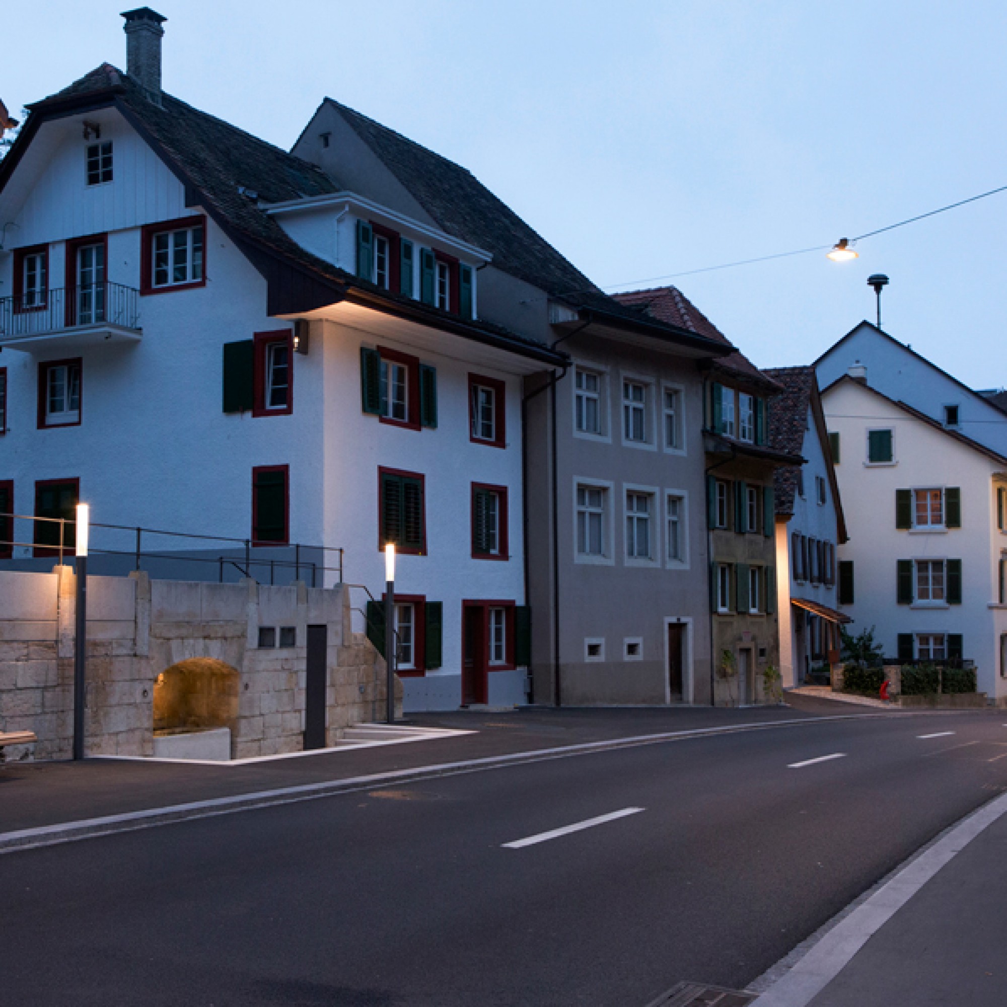 Stimmungsvolles Licht an der Ortsdurchfahrt von Waldenburg. (Ralph Lehner Fotografie, Allschwil / PD) 1/3 