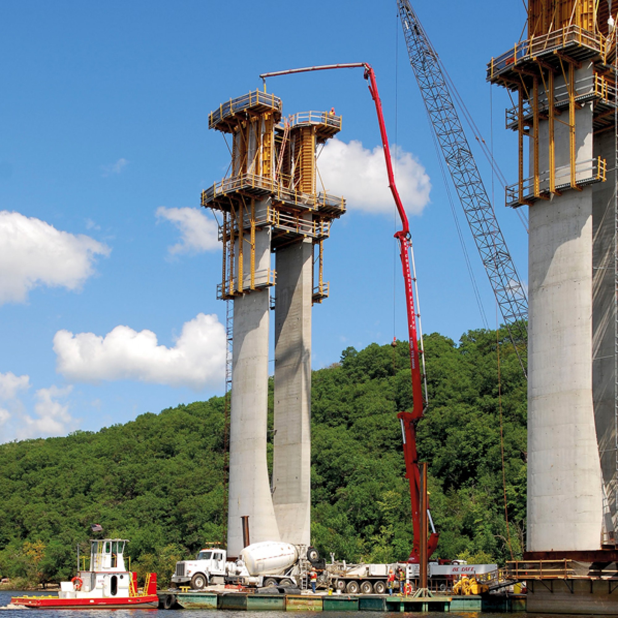 Betonpumpe im Einsatz. Mit den System können gefährliche Schwankungen verhindert werden. (Copyright Schwing-Stetter)