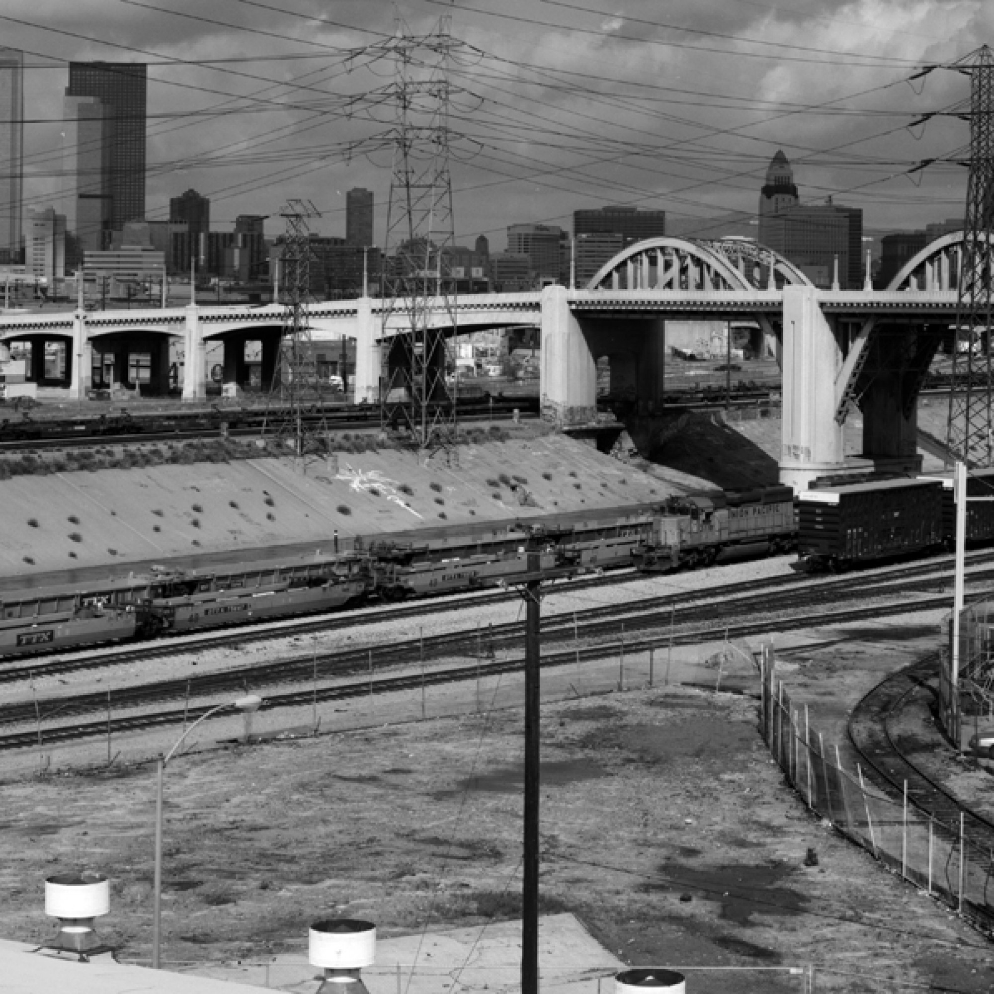 Existiert nur noch auf Bildern: die 6th Street Bridge.  (Wikimedia, gemeinfrei) 1/2