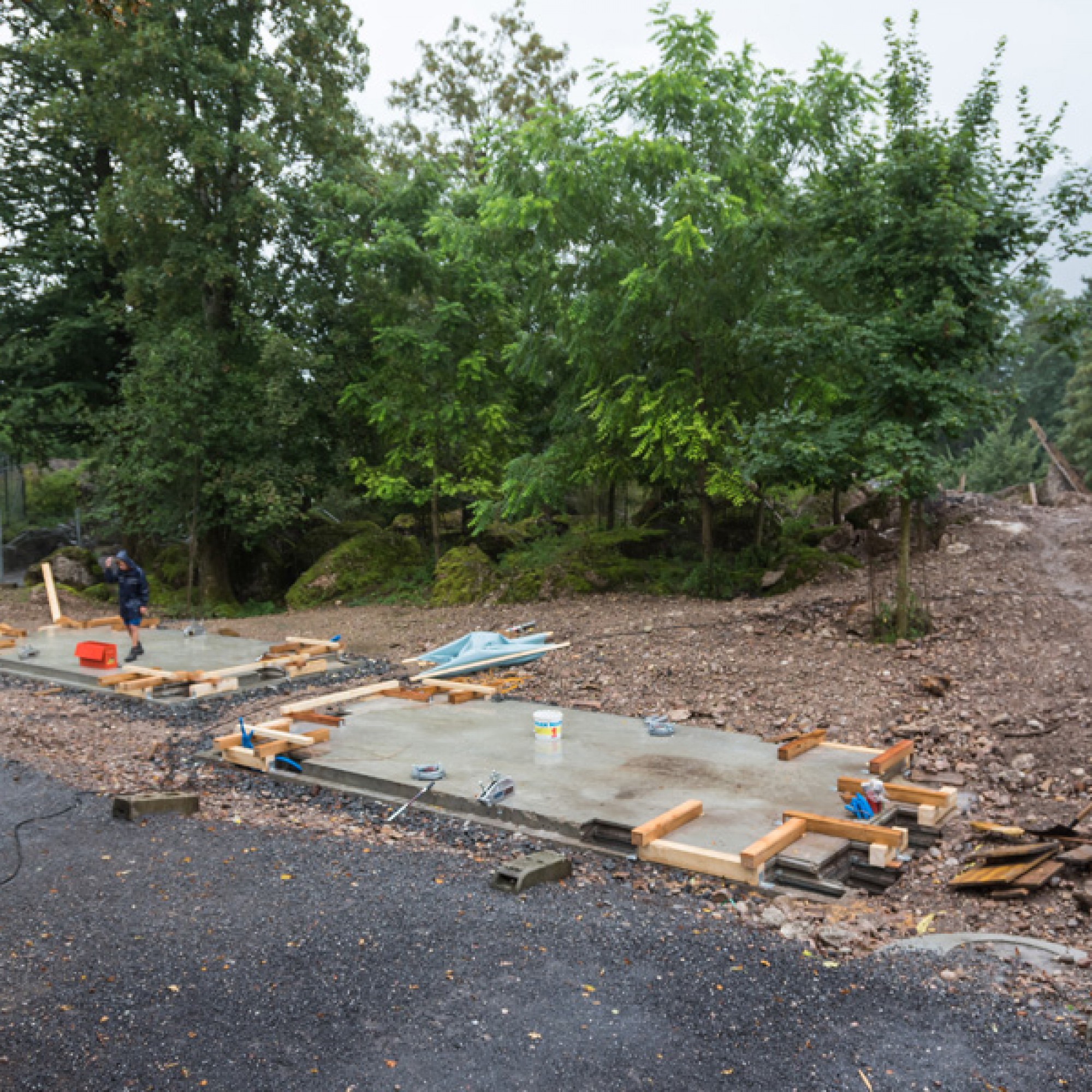 Das Turmfundament ist für die Holzelemente vorbereitet worden. (zvg)