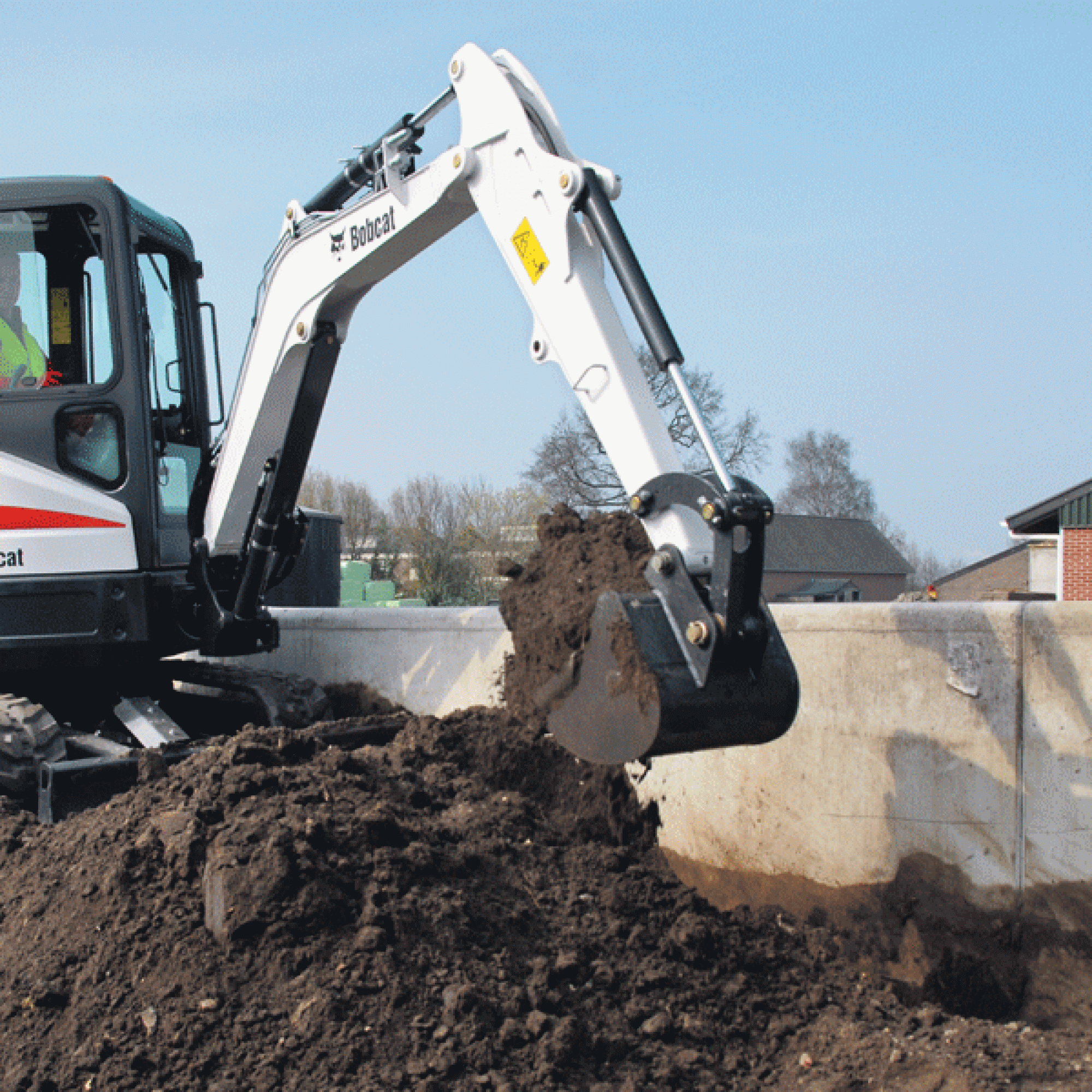 Wo steckt der Bobcat-Minibagger gleichen Typs aus der Glarner Mietflotte? (Bild: A. Leiser AG)