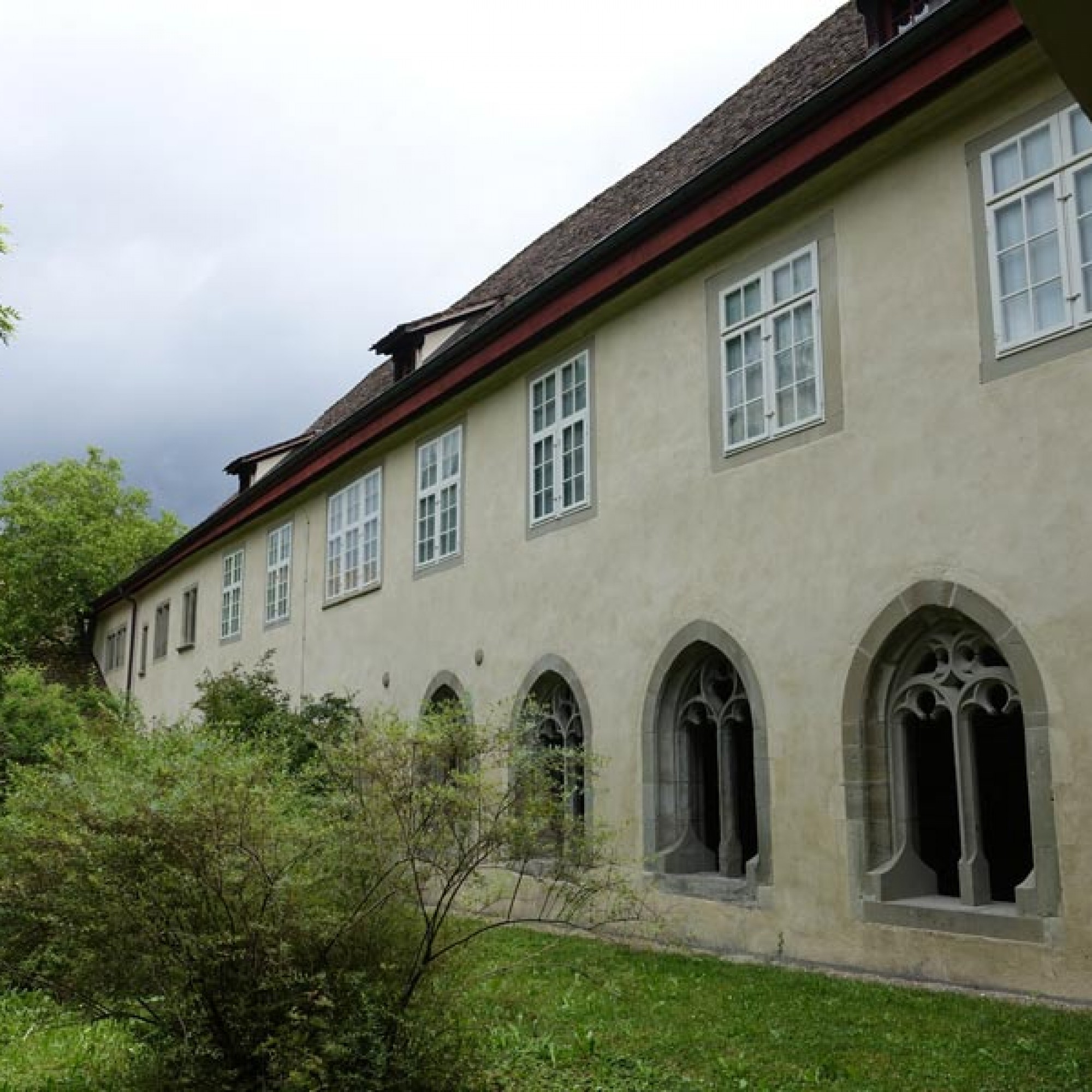 Blick vom Junkergarten zum Südflügel im gotischen Stil.