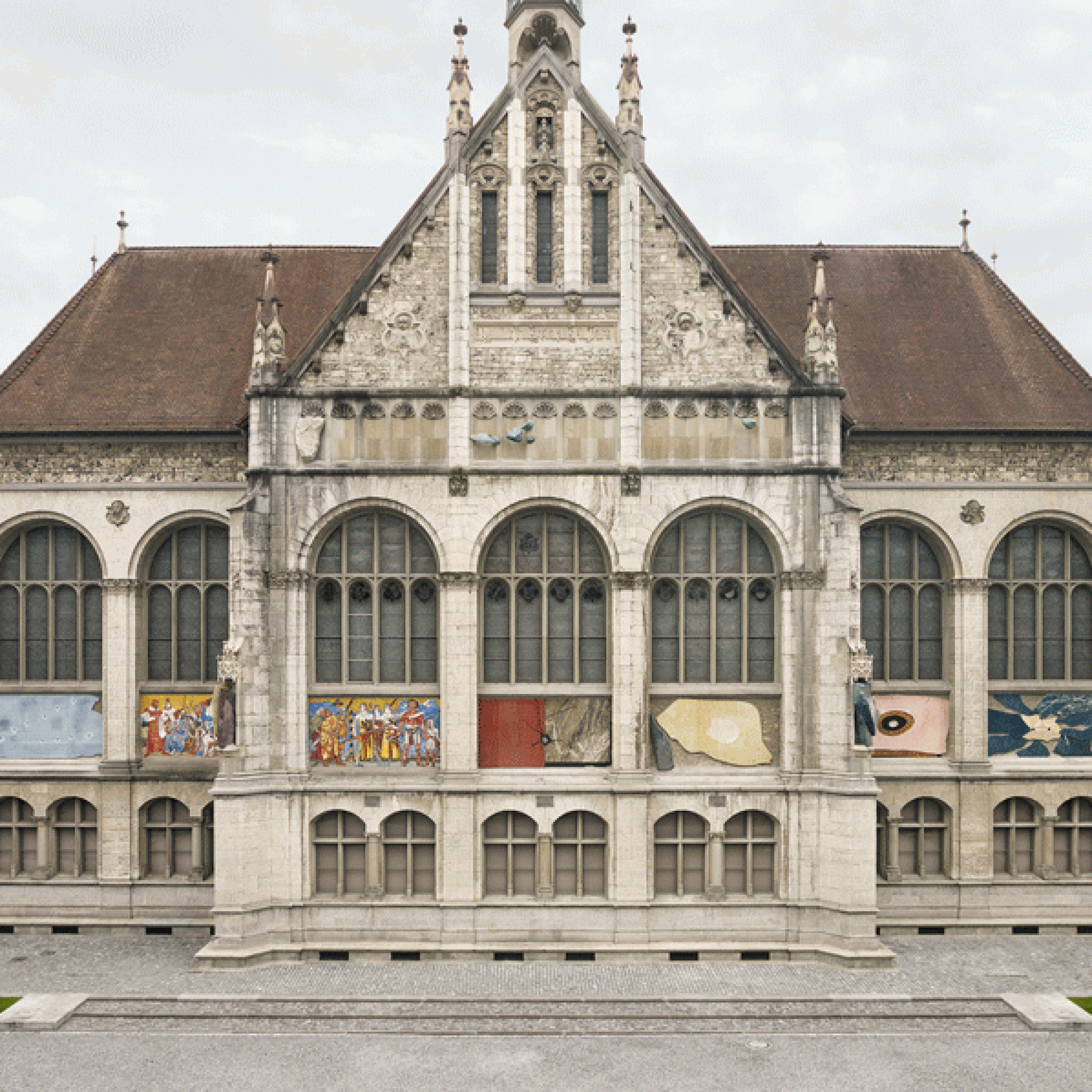 So präsentiert sich die Fassade des Landesmuseums mit dem Werk von Mario Sala. (Studio Willen/Landesmuseum) 1/12