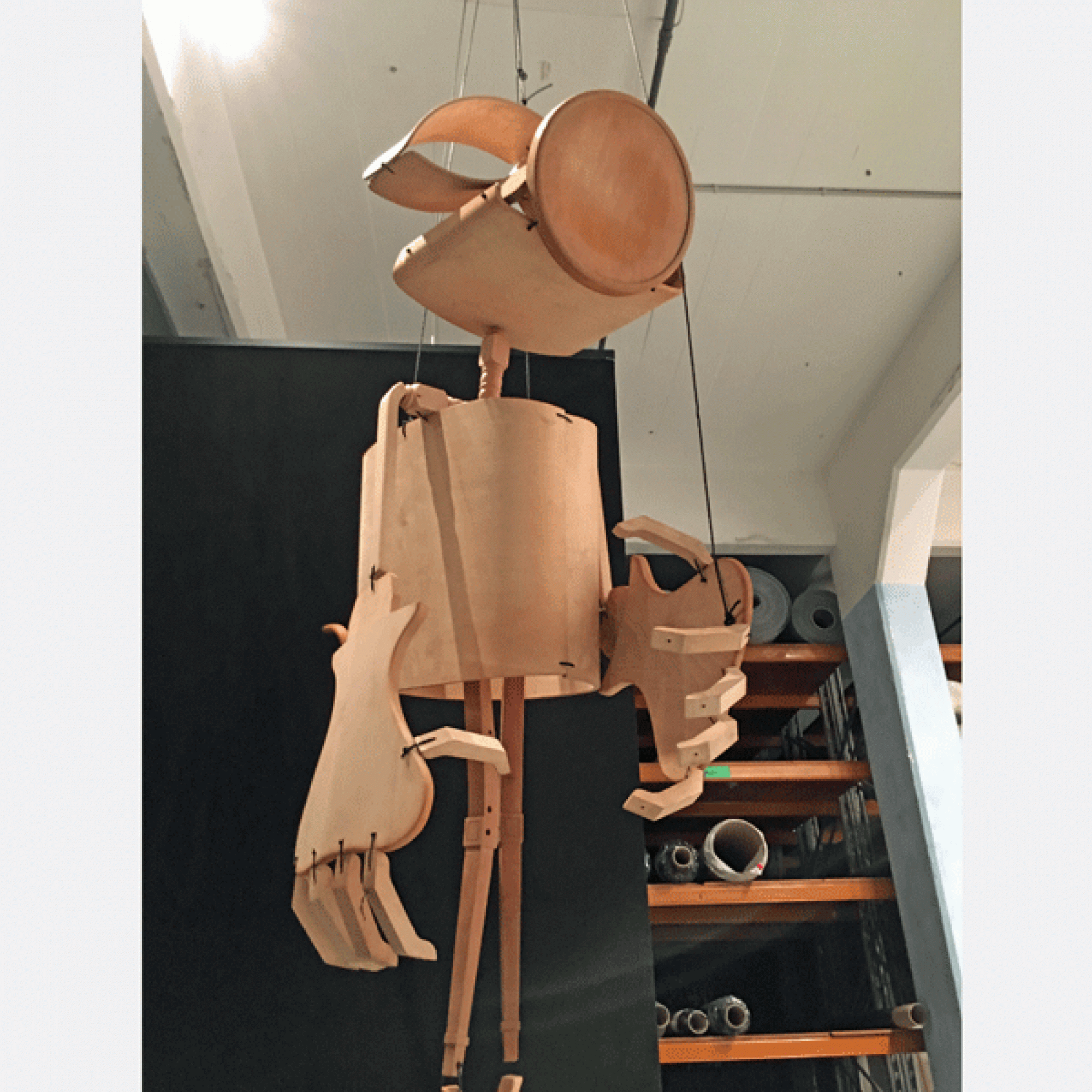 Ein Affe als Holzfigur. (Bild: Silva Maier)