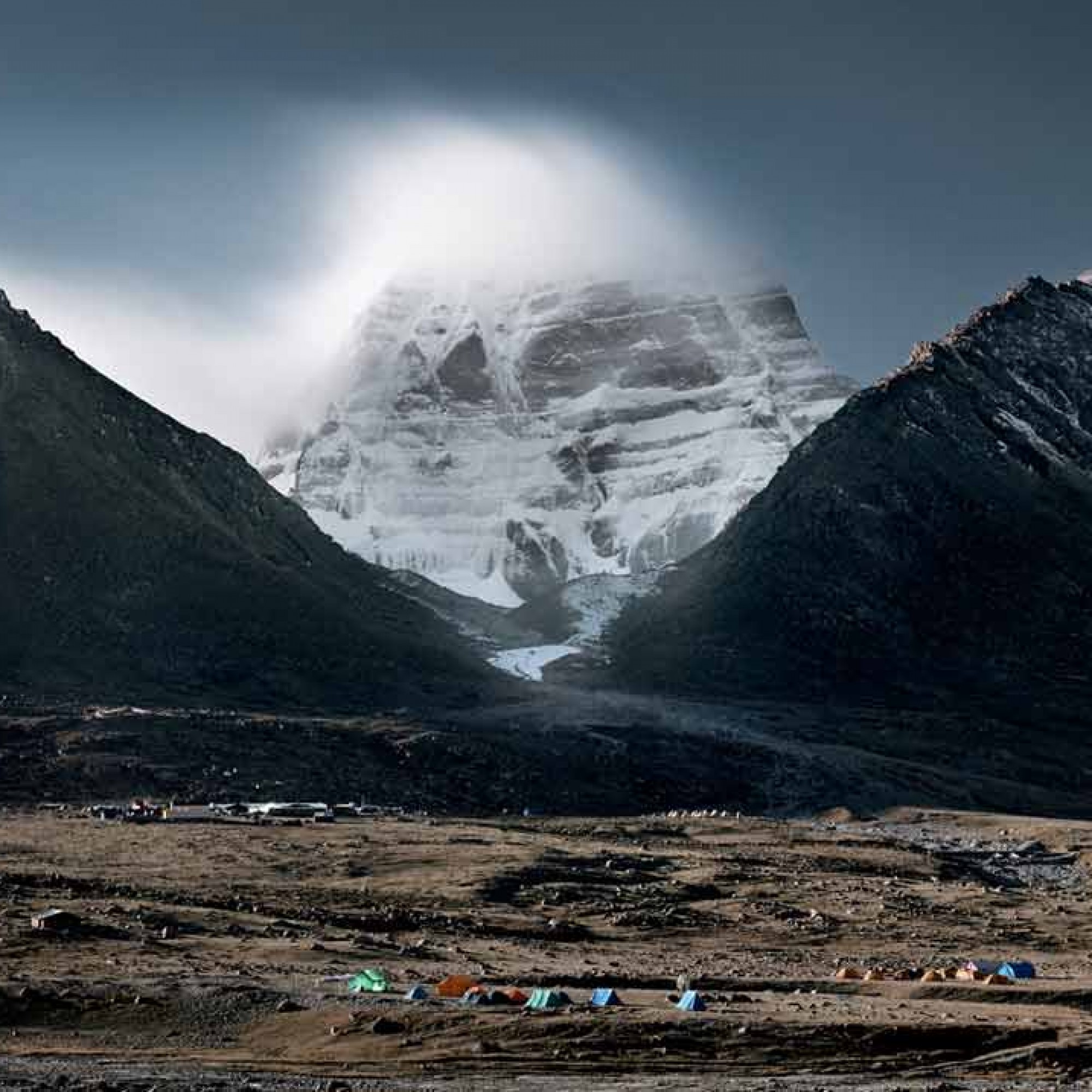 Eine erhabene, ferne Welt: Peter Zuder fotografierte den Kailash. (Samuel Zuder, Hatje Cantz Verlag)