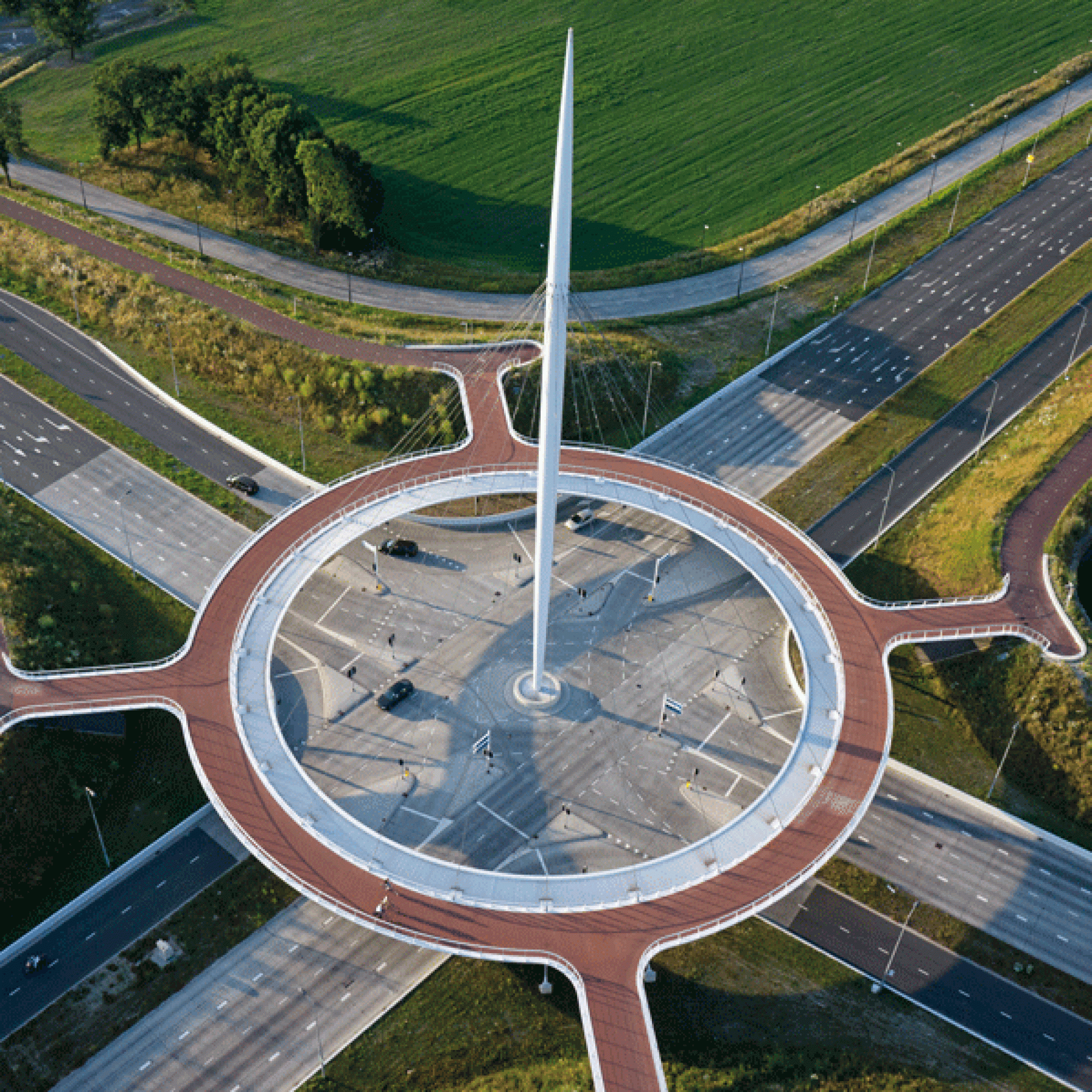 Radbrücke Hovenring in Eindhoven, Niederlande.