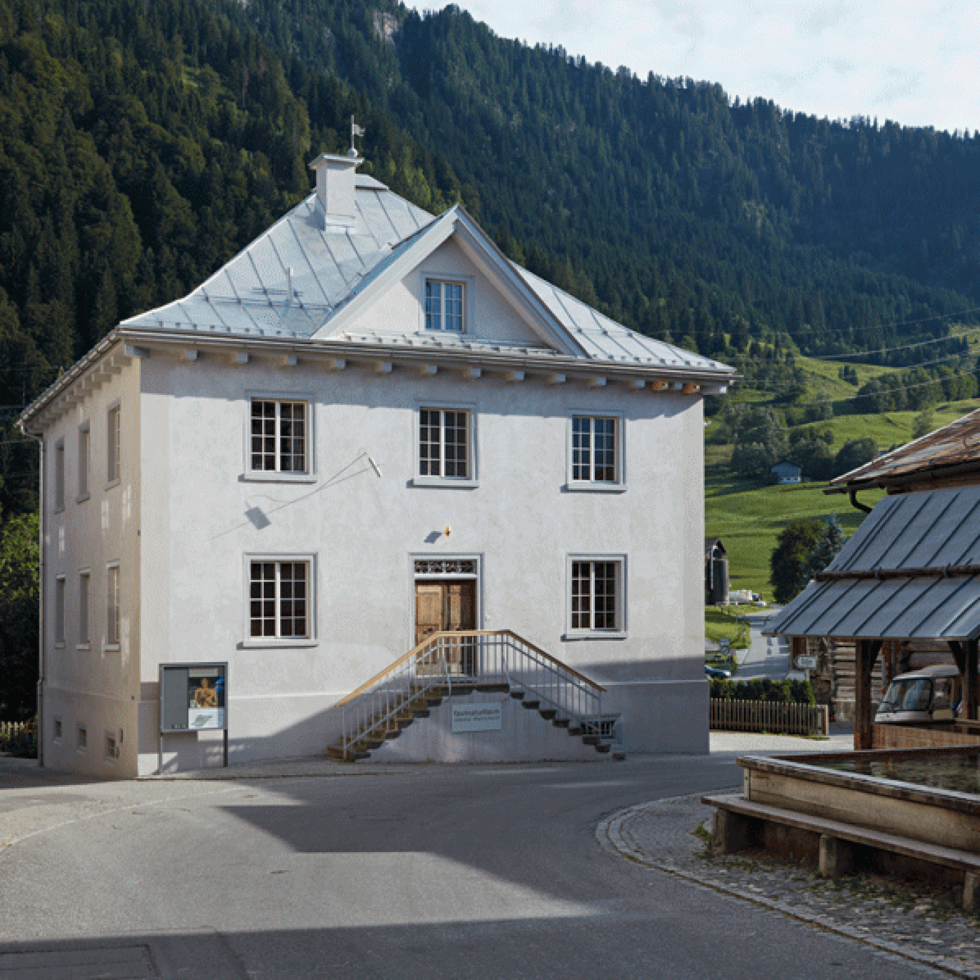 Altes Schulhaus Valendas. (Ralph Feiner)