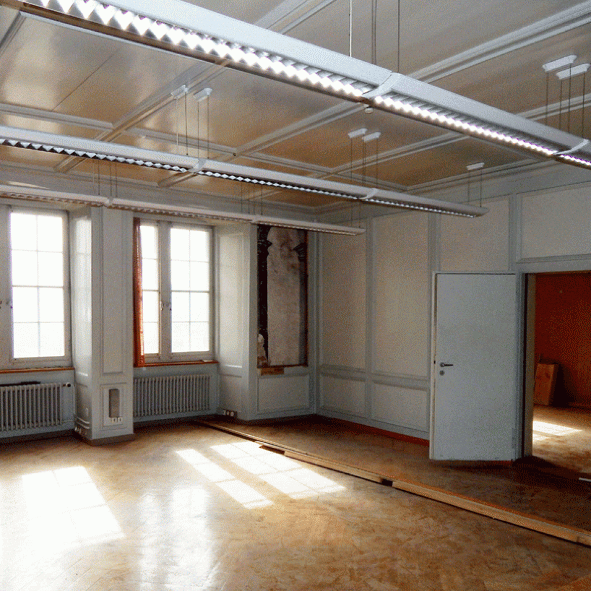 Der Schiltensaal zu Beginnn der Freilegung. Das Täfer stammt von 1741.  (Matthias Kilchofer, Fischer & Partner AG  Restauratoren)