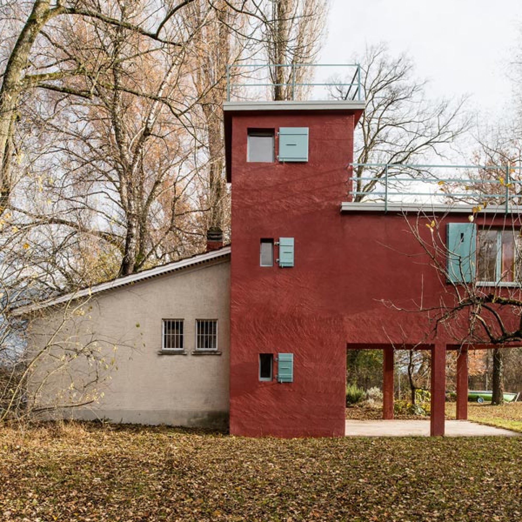  Ein lasierender Anstrich gab der Fassade des Badehauses das materialtypische «kristalline Leuchten» zurück.