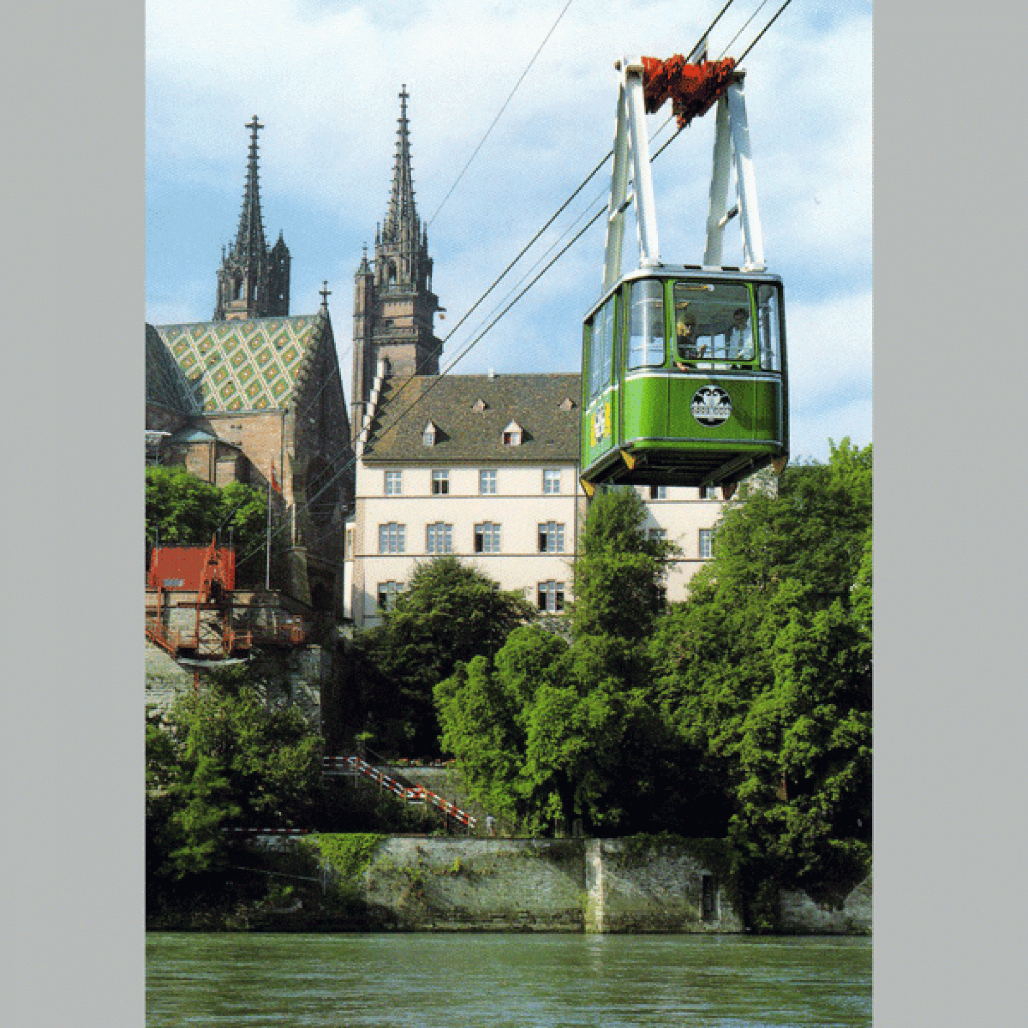 In Basel schwebte schon 1992 eine Gondel über den Rhein (Tram-Oldtimer Basel)