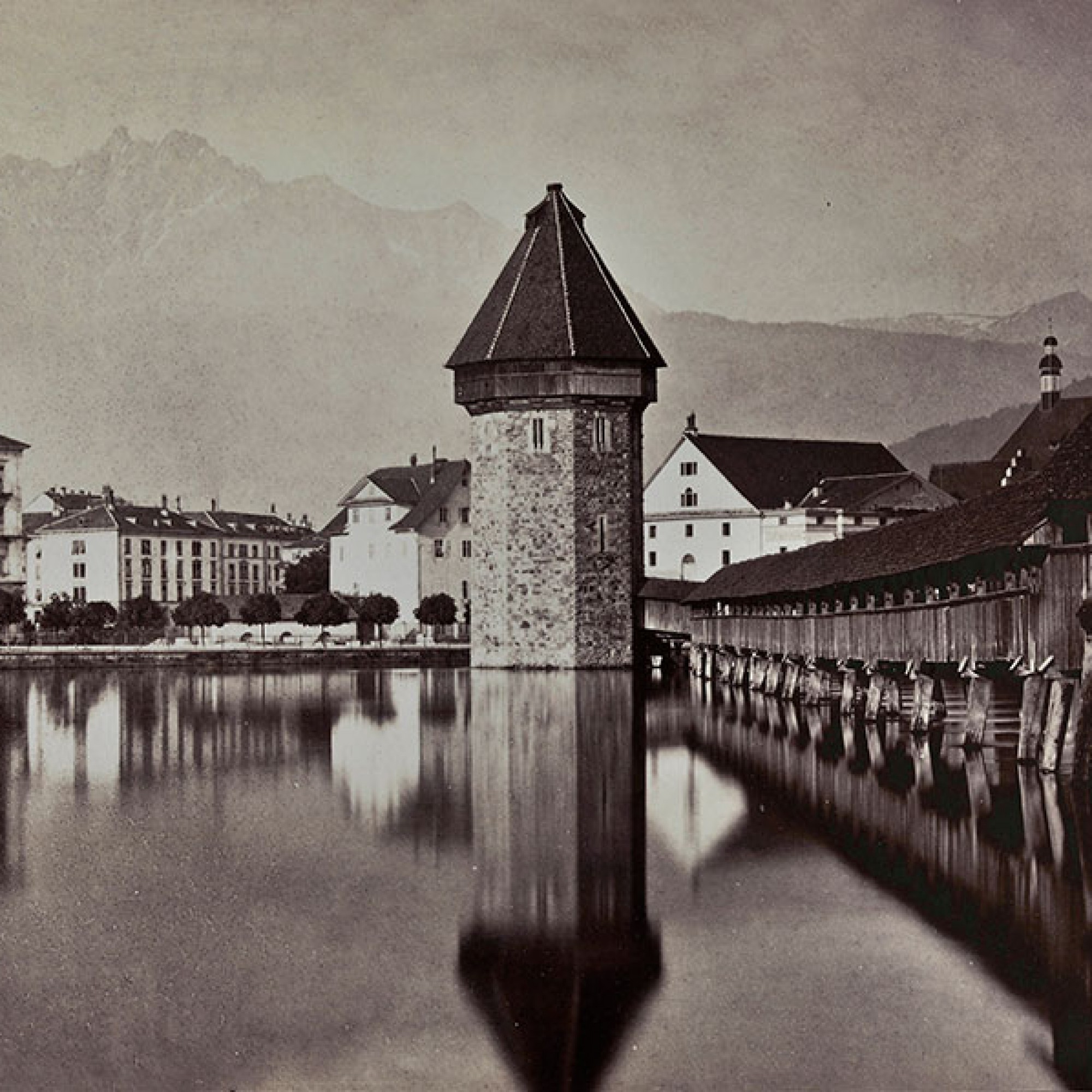 Die Luzerner Kappelbrücke um 1870. (Schweizerisches Nationalmuseum)